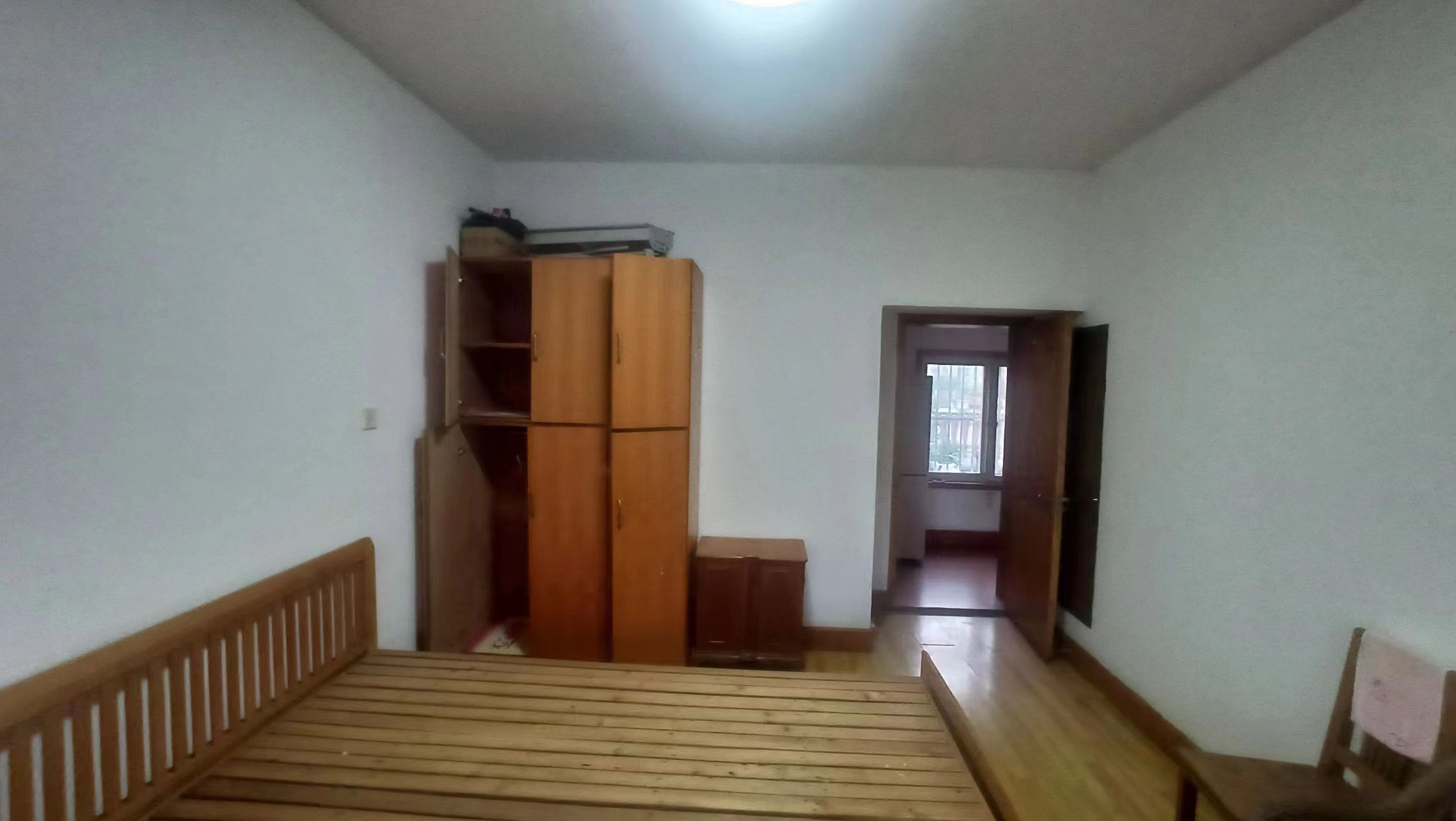新建路新村 3室2厅2卫 131m&sup2;
