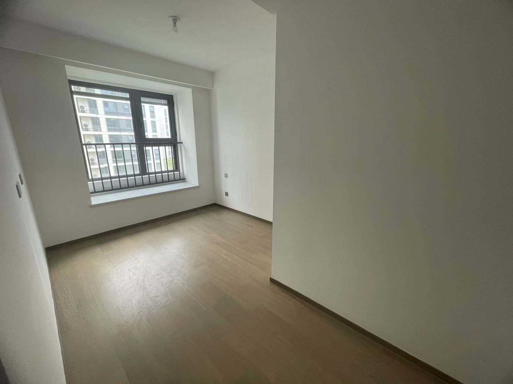 卓越府 4室2厅2卫 143m&sup2;