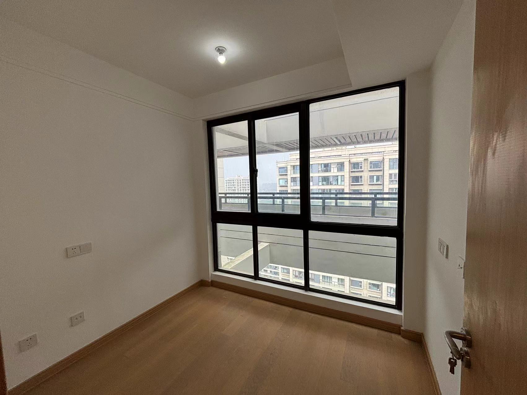 时光漫城 3室2厅1卫 92m²
