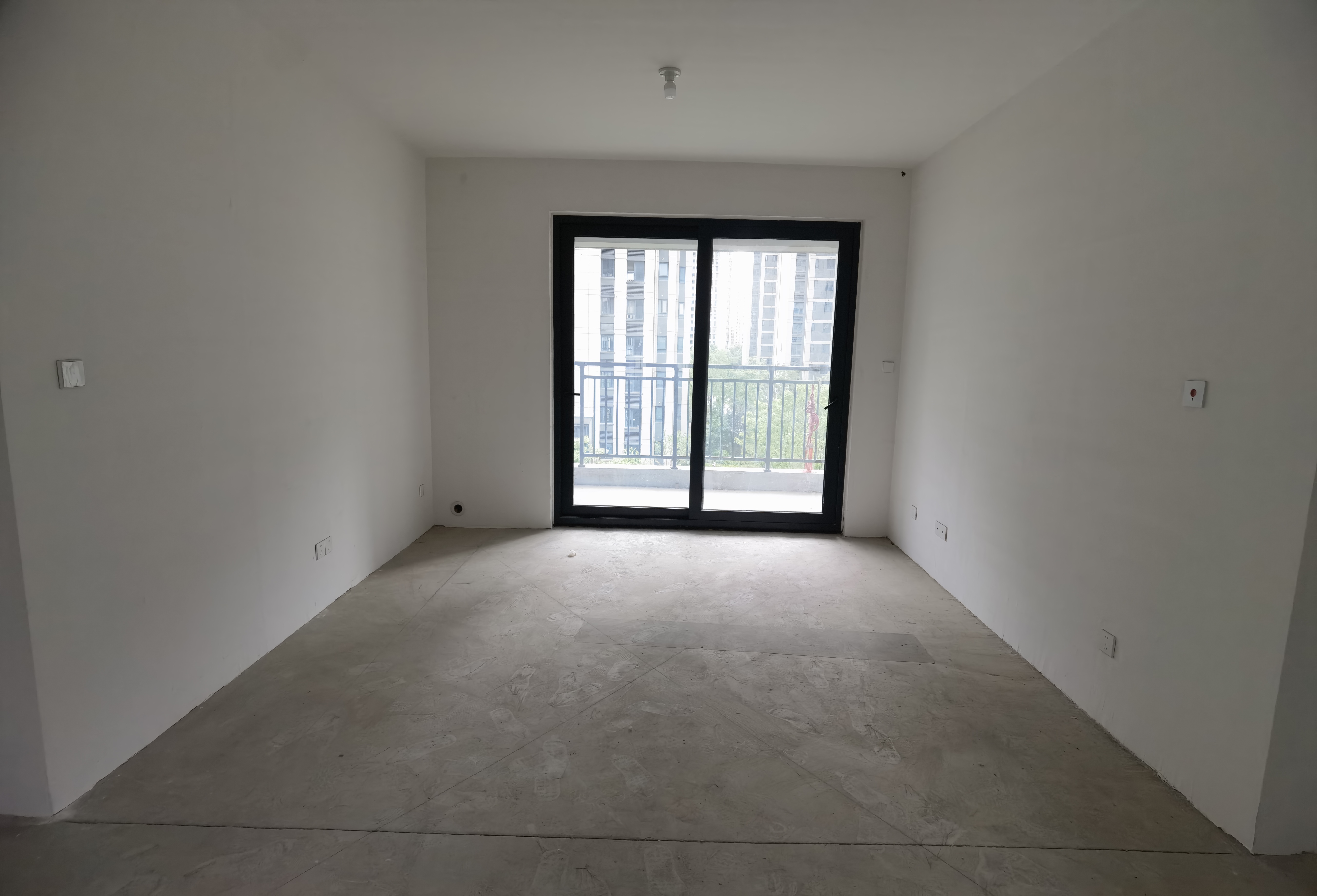 东时区 4室2厅2卫 114m²