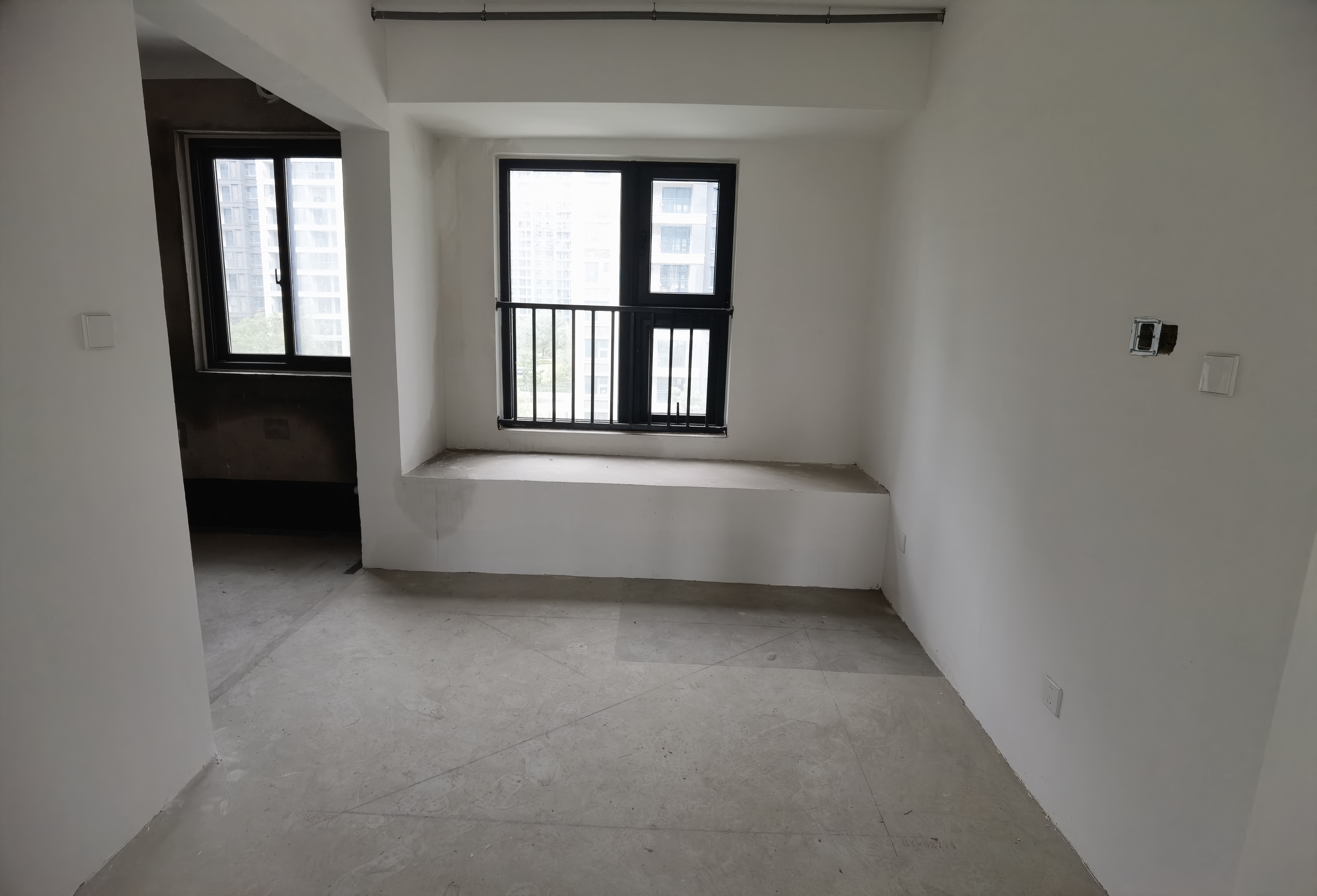 东时区 4室2厅2卫 114m&sup2;