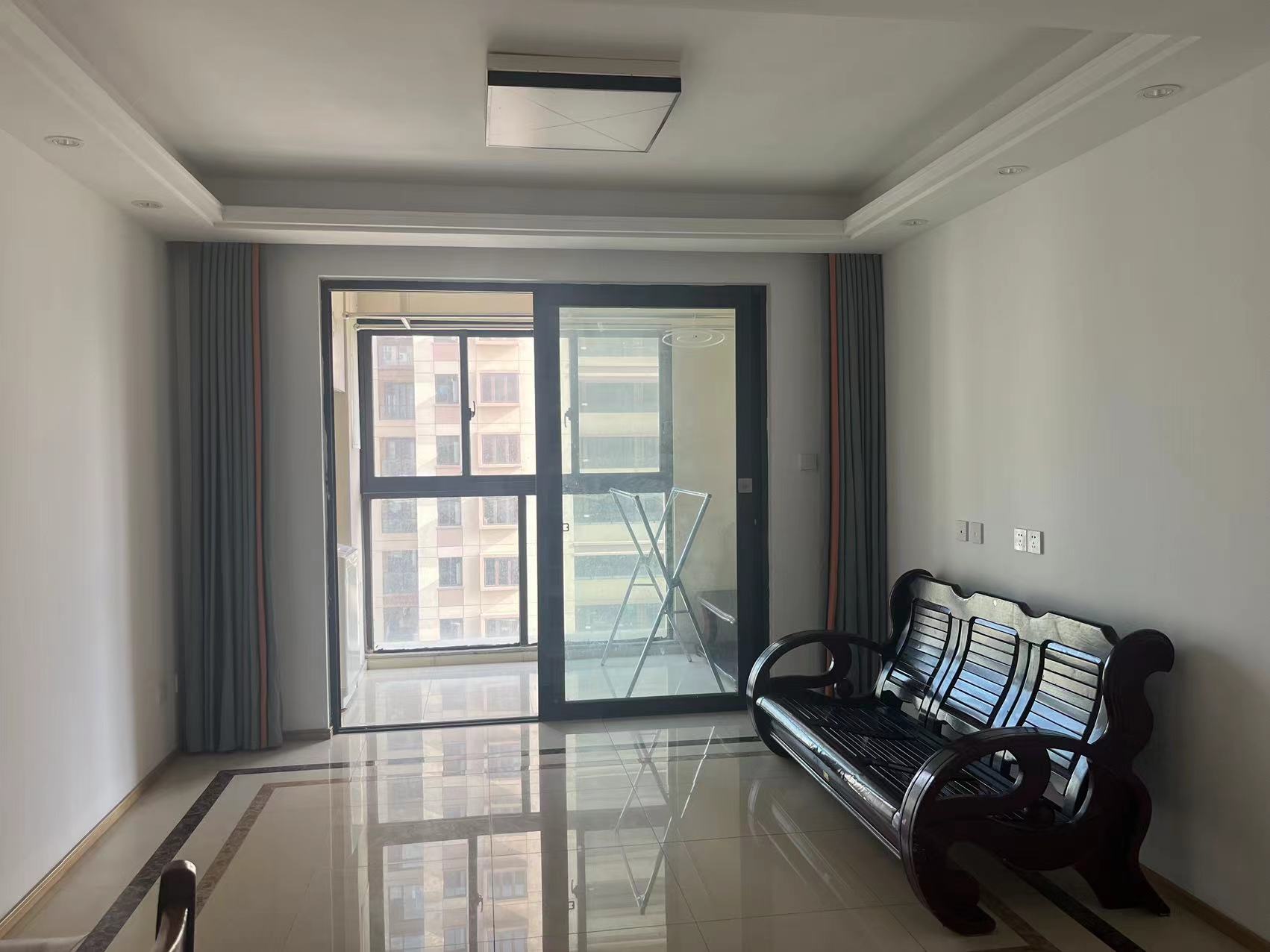 云樾东方 3室2厅1卫 95.00m²