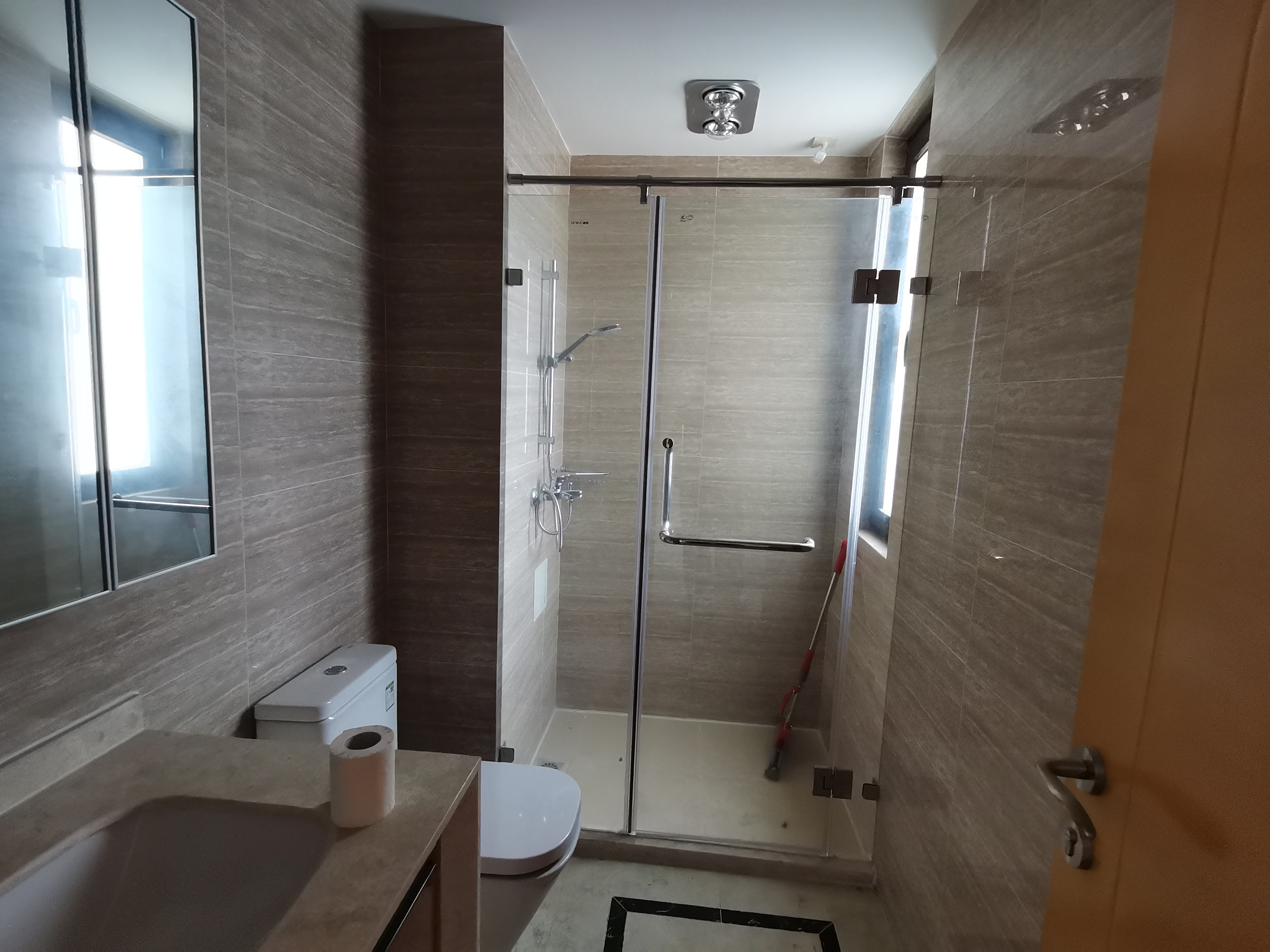 富力院士廷 4室2厅2卫 136m&sup2;