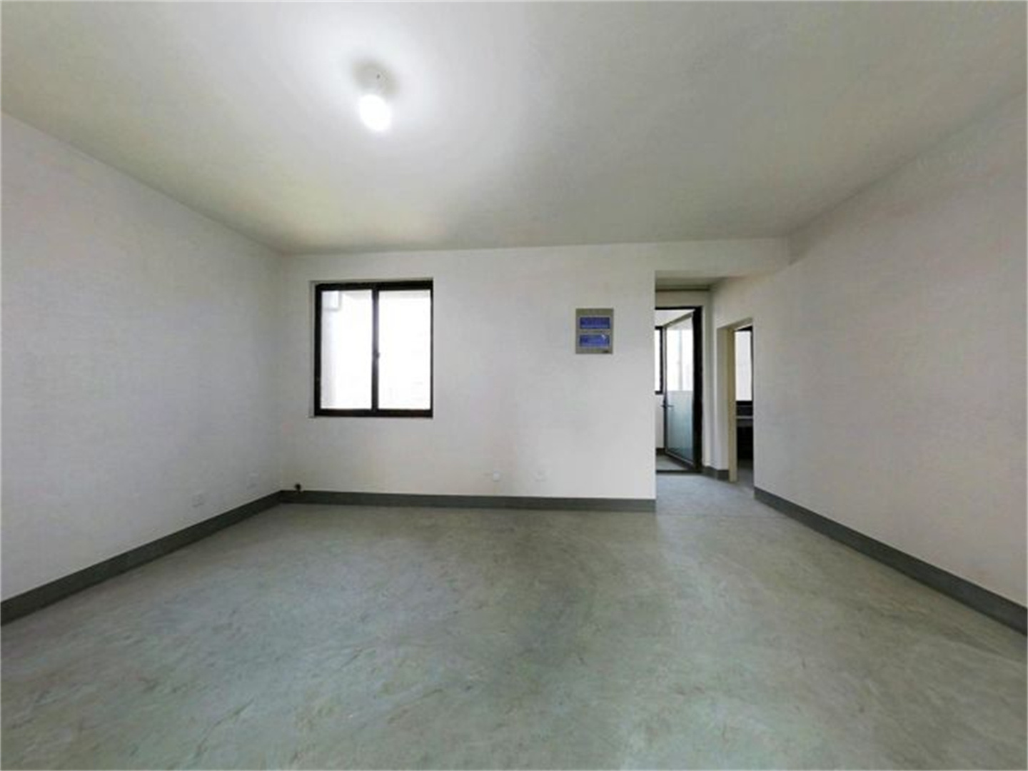 兴石花园 3室1厅1卫 105.00m²