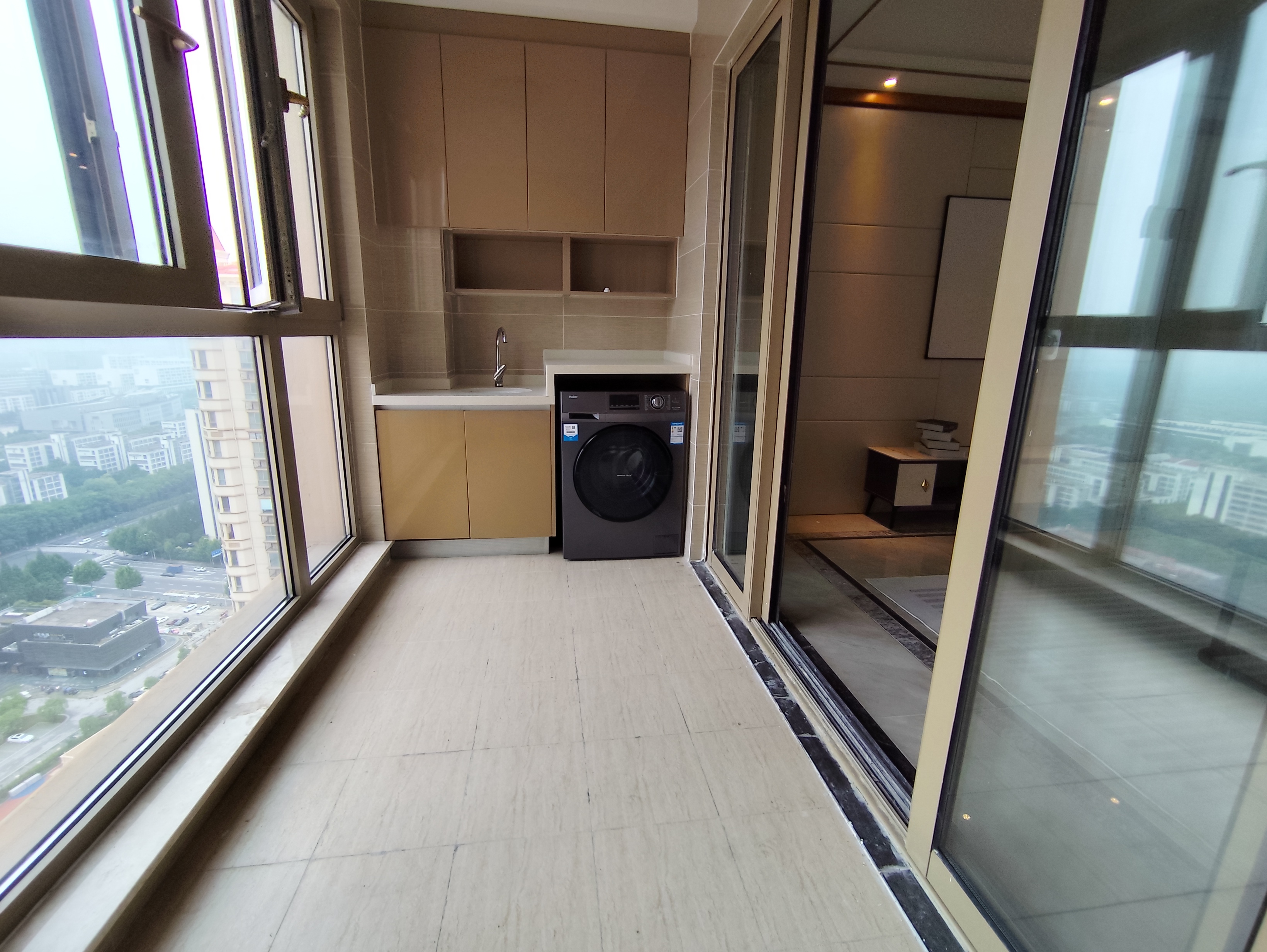 中南世纪花城三期 3室2厅2卫 130m&sup2;