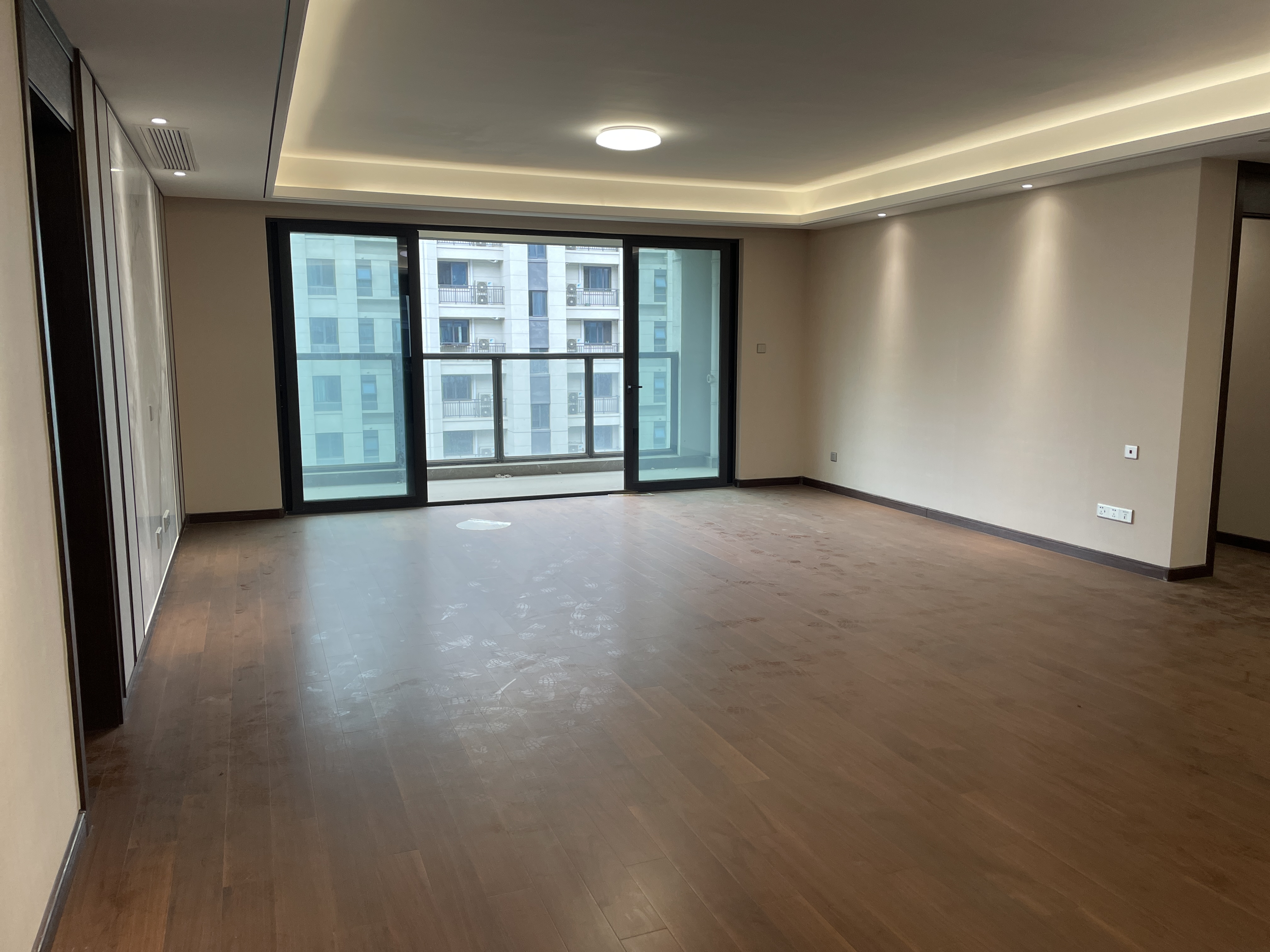 中海翠湖溪岸 4室2厅3卫 179.00m²