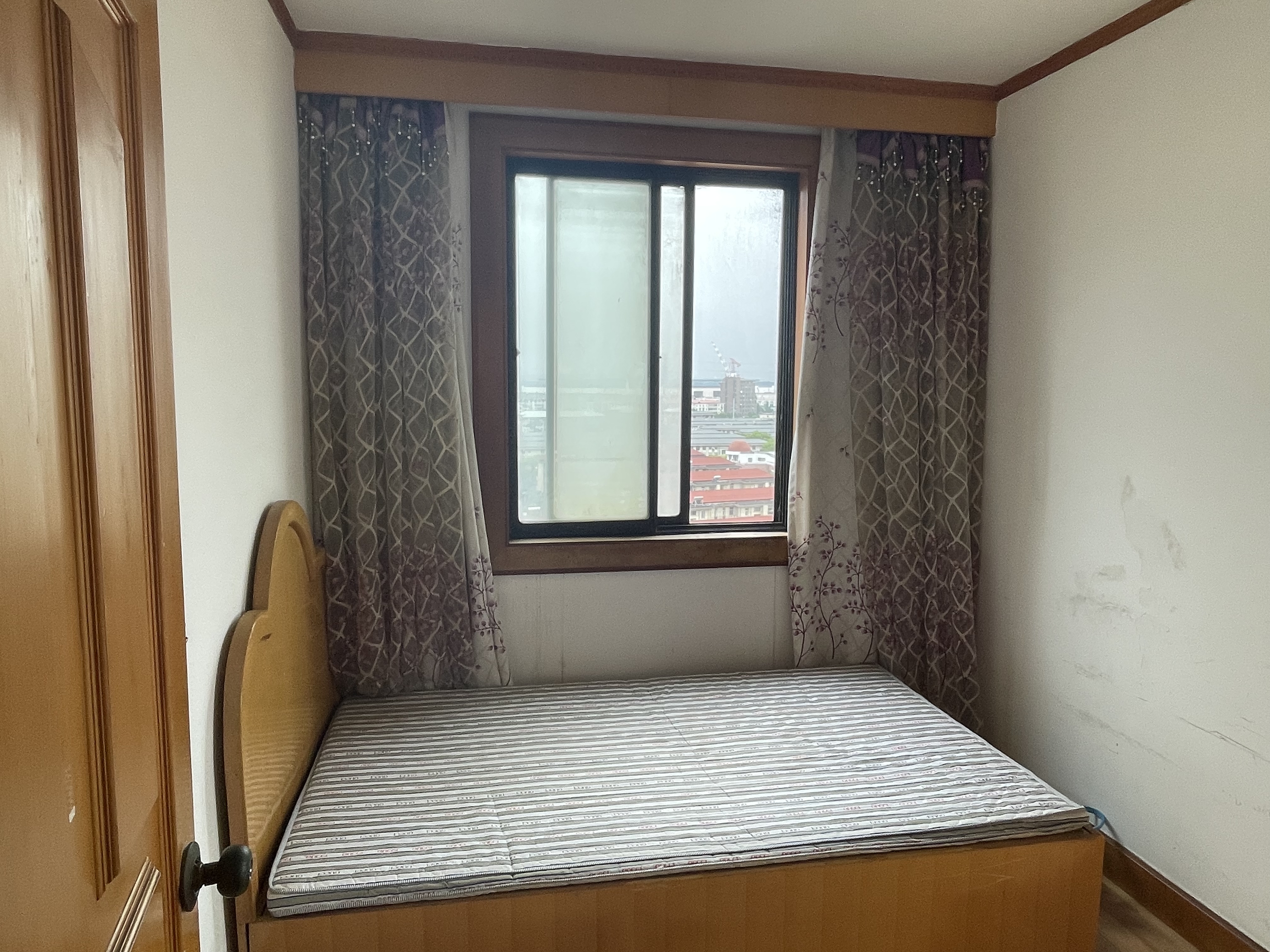 华能大厦 3室1厅1卫 82m&sup2;