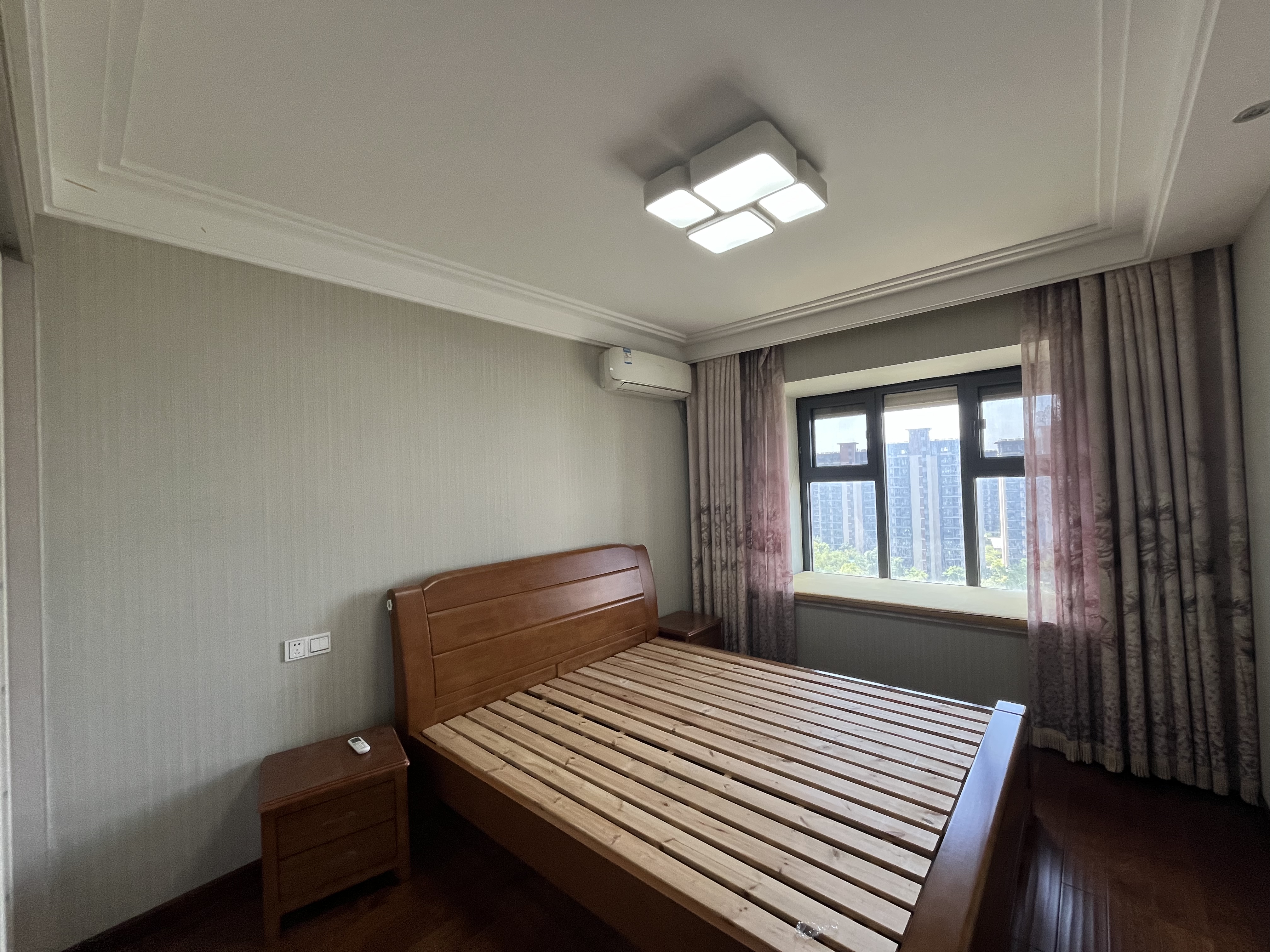 万达华府 3室2厅1卫 90.89m²