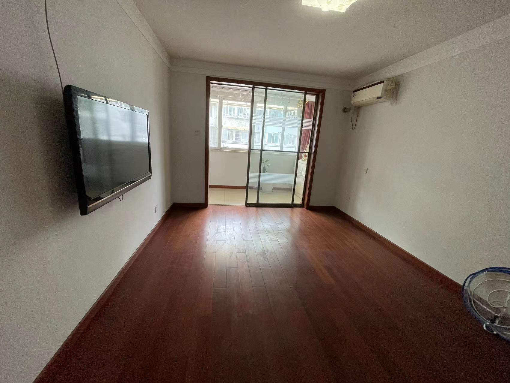 金辉花园 3室2厅1卫 138m&sup2;