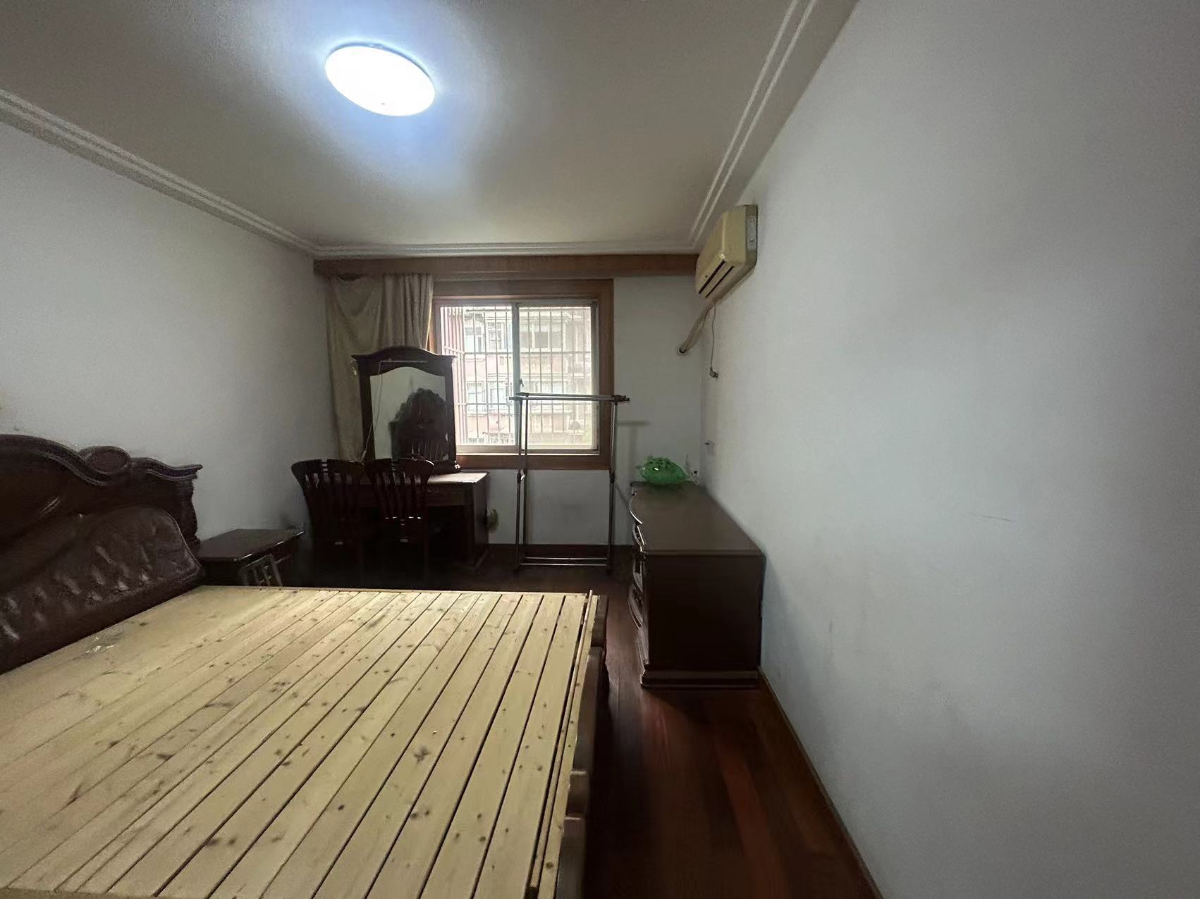 阳光花园 2室2厅1卫 99m&sup2;