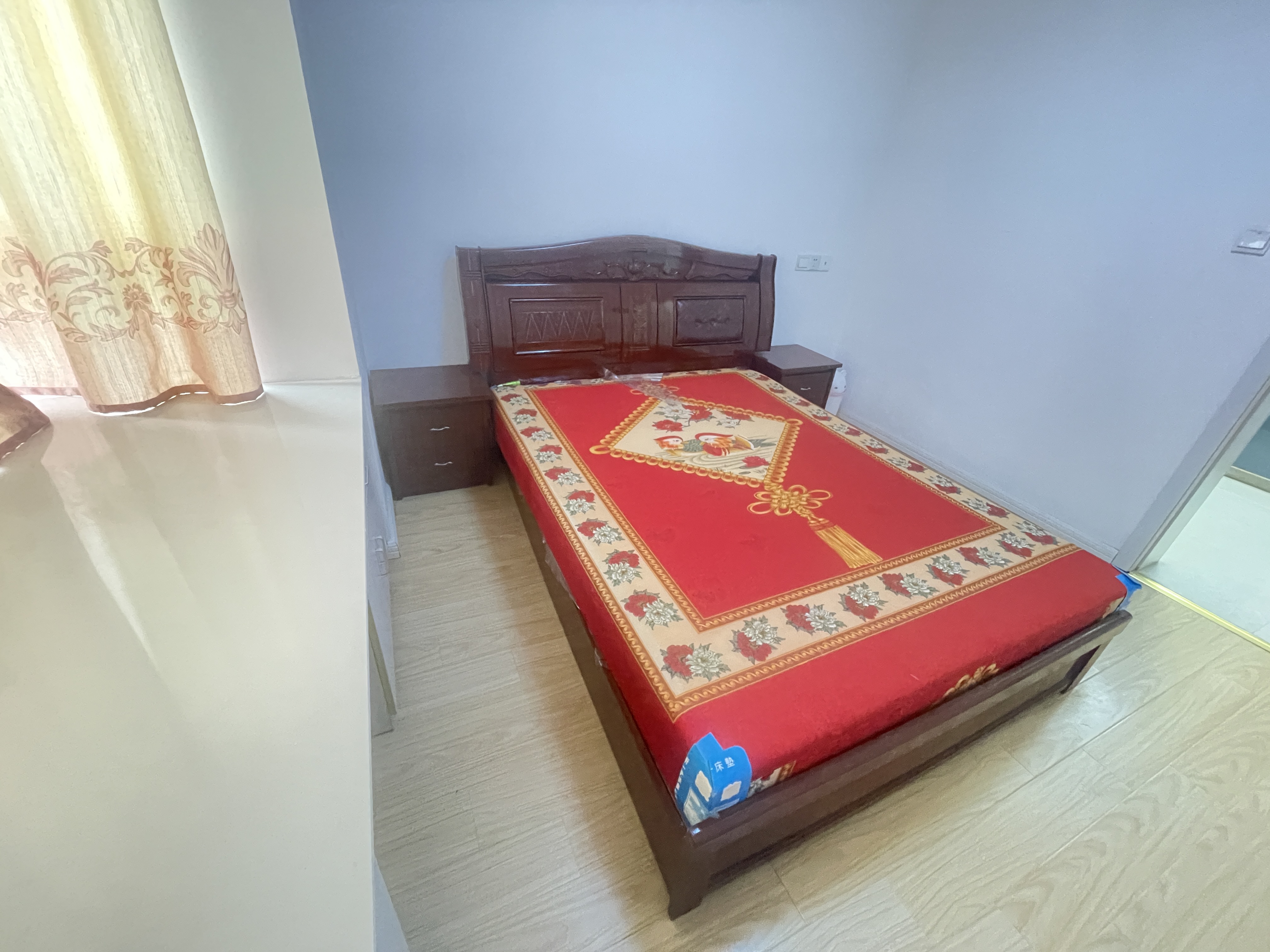 万通城 2室1厅1卫 102m&sup2;