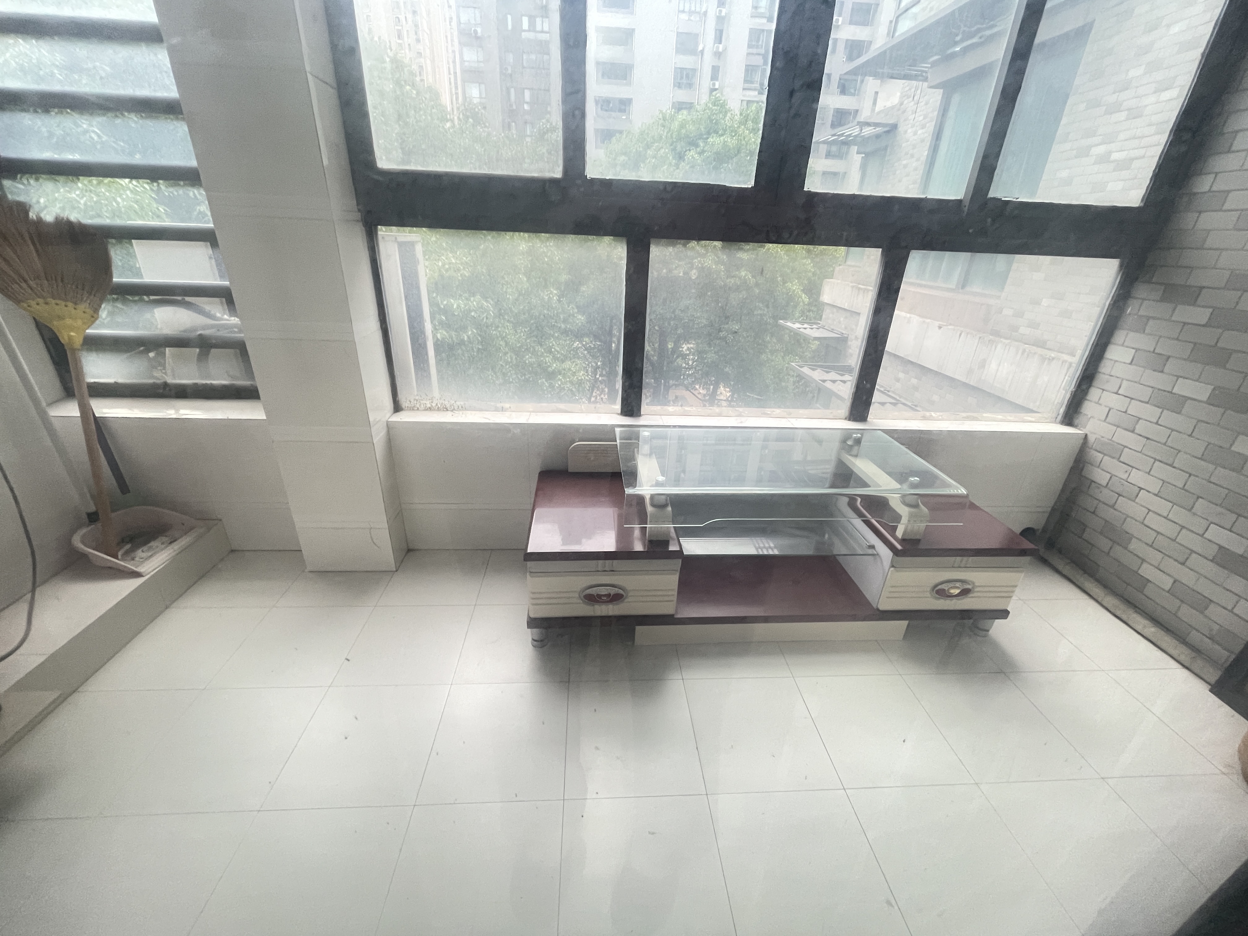 万通城 2室1厅1卫 102m&sup2;