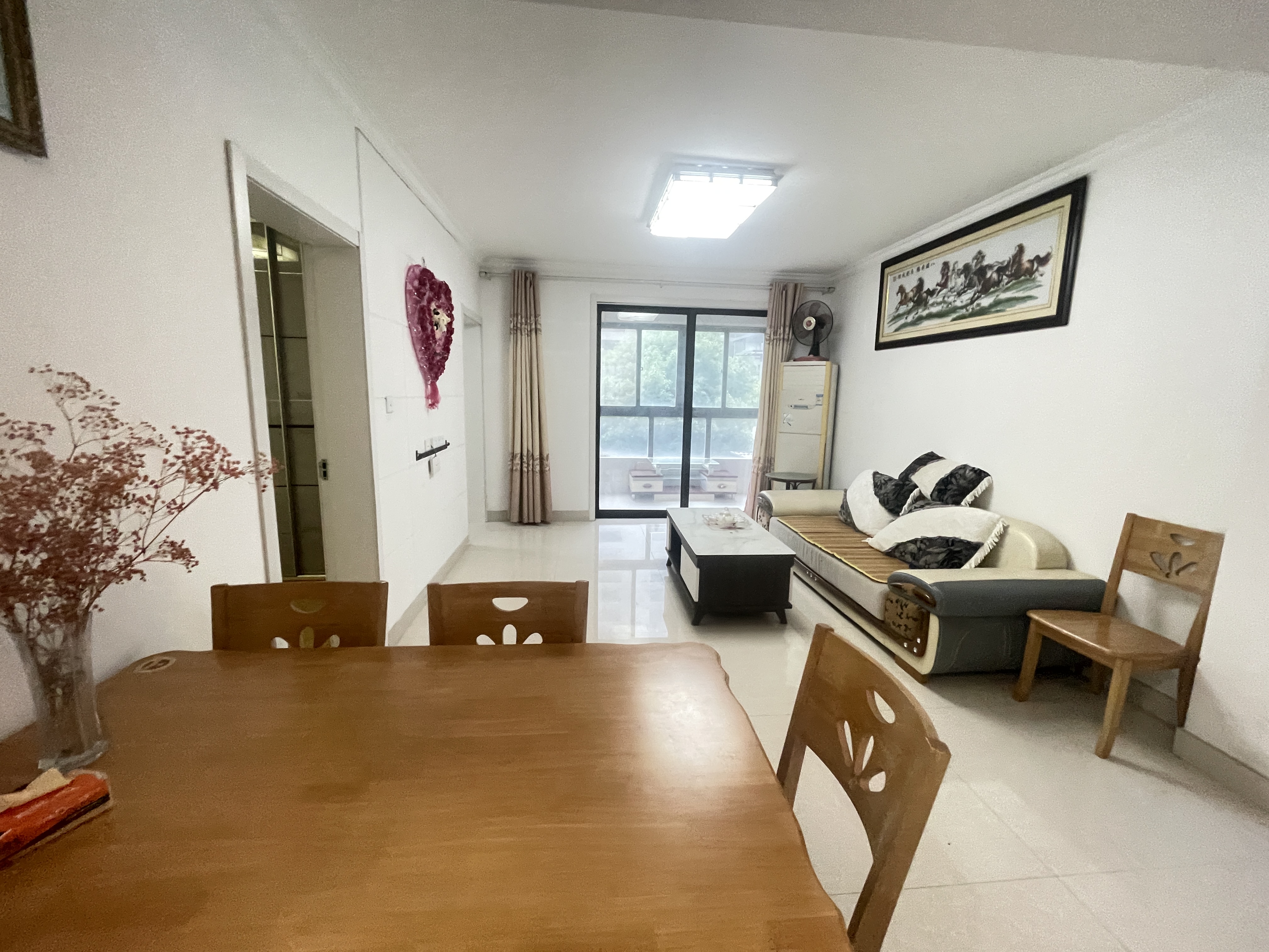 万通城 2室1厅1卫 102m&sup2;