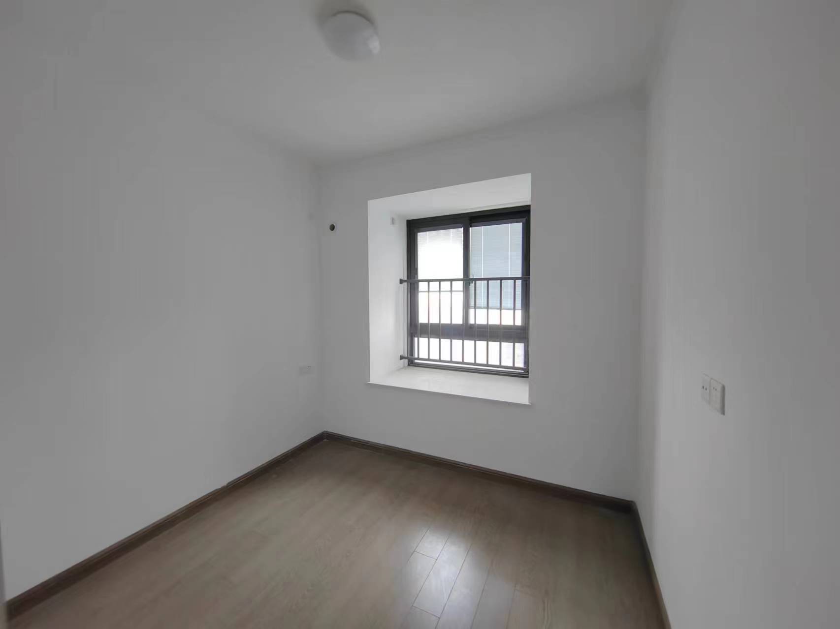 华强国际公馆 4室2厅2卫 150.00m&sup2;