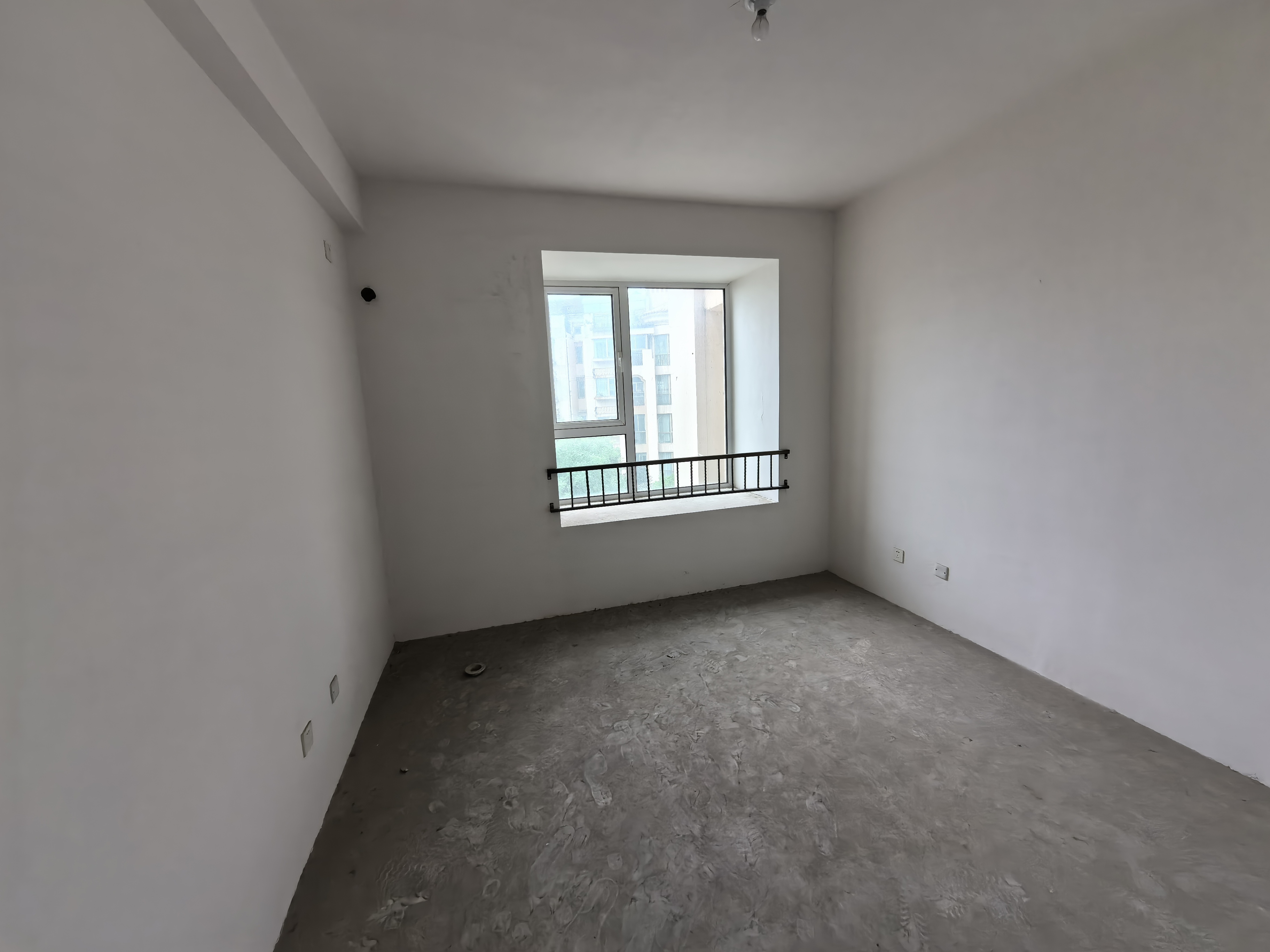 军山花园 4室2厅3卫 210.00m&sup2;