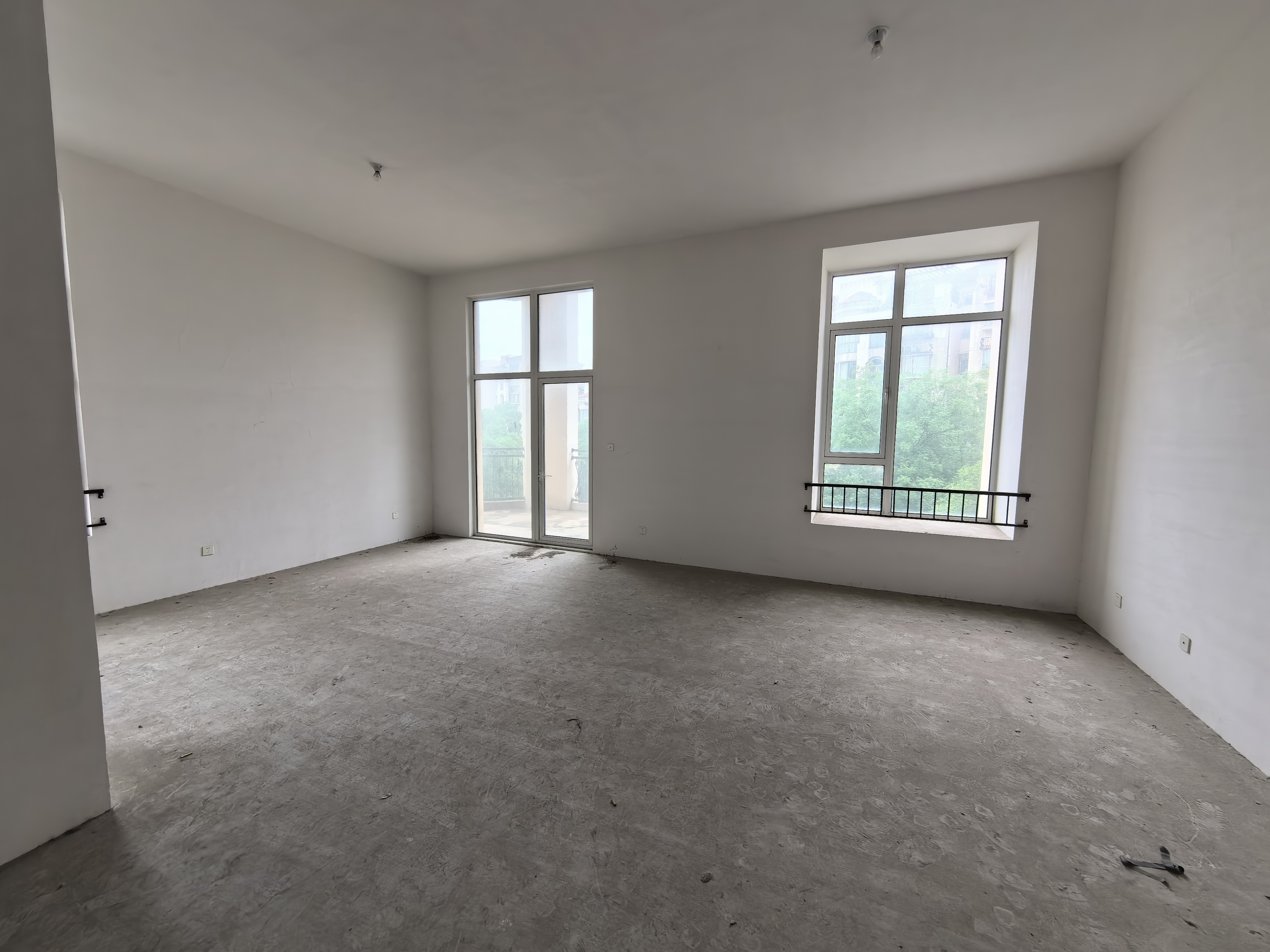 军山花园 4室2厅3卫 210.00m&sup2;