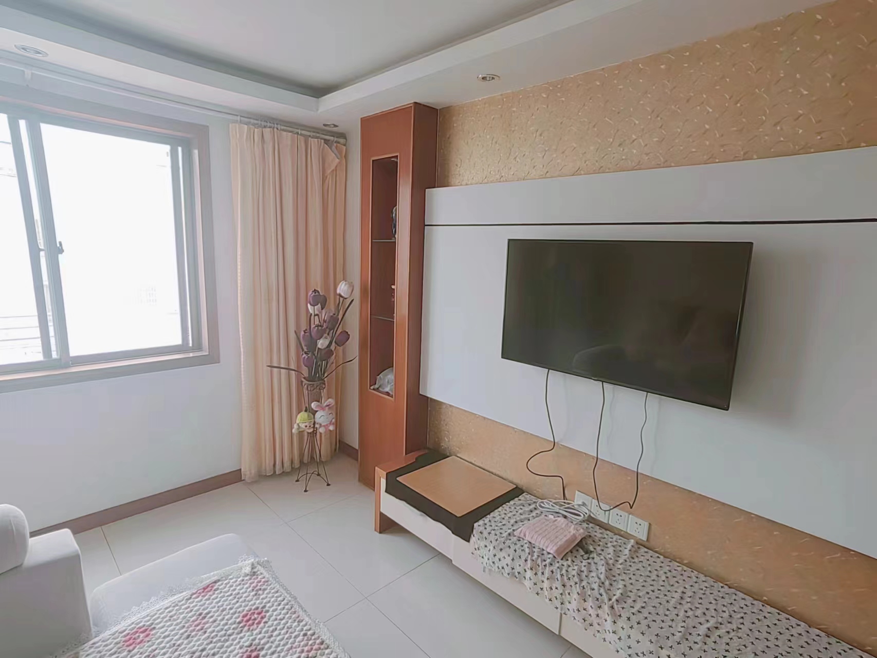 天都花苑   4室2厅2卫 85m&sup2;