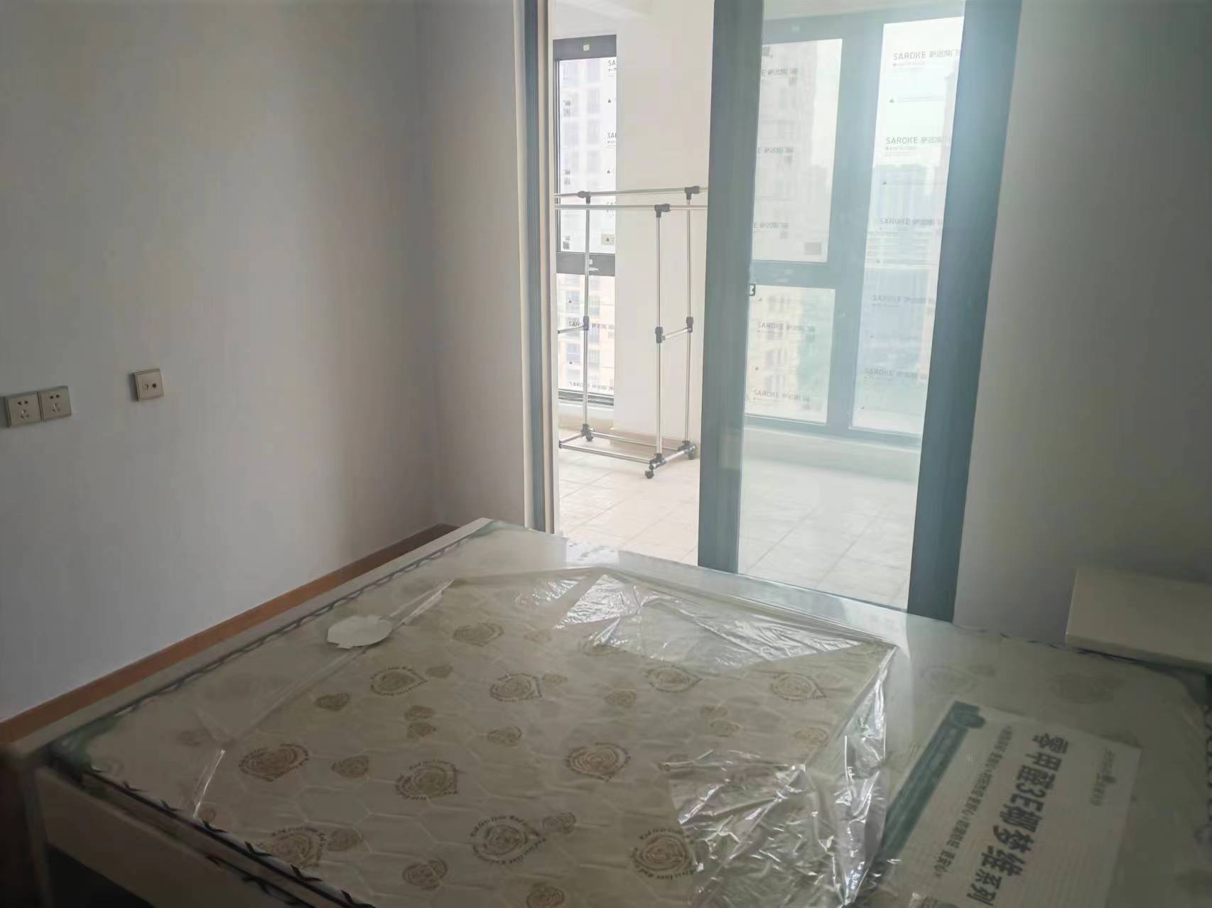中南世纪花城三期 3室2厅2卫 135m&sup2;