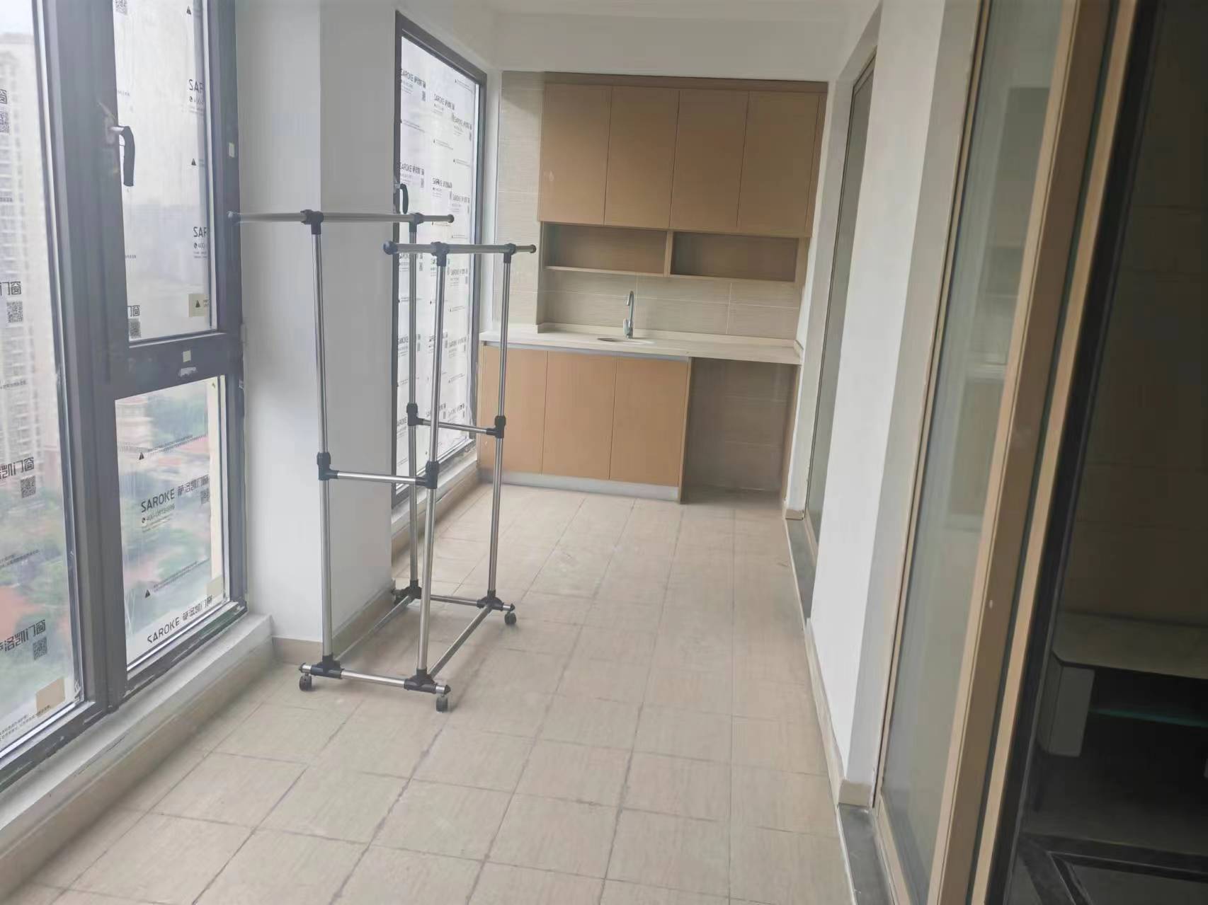 中南世纪花城三期 3室2厅2卫 135m&sup2;