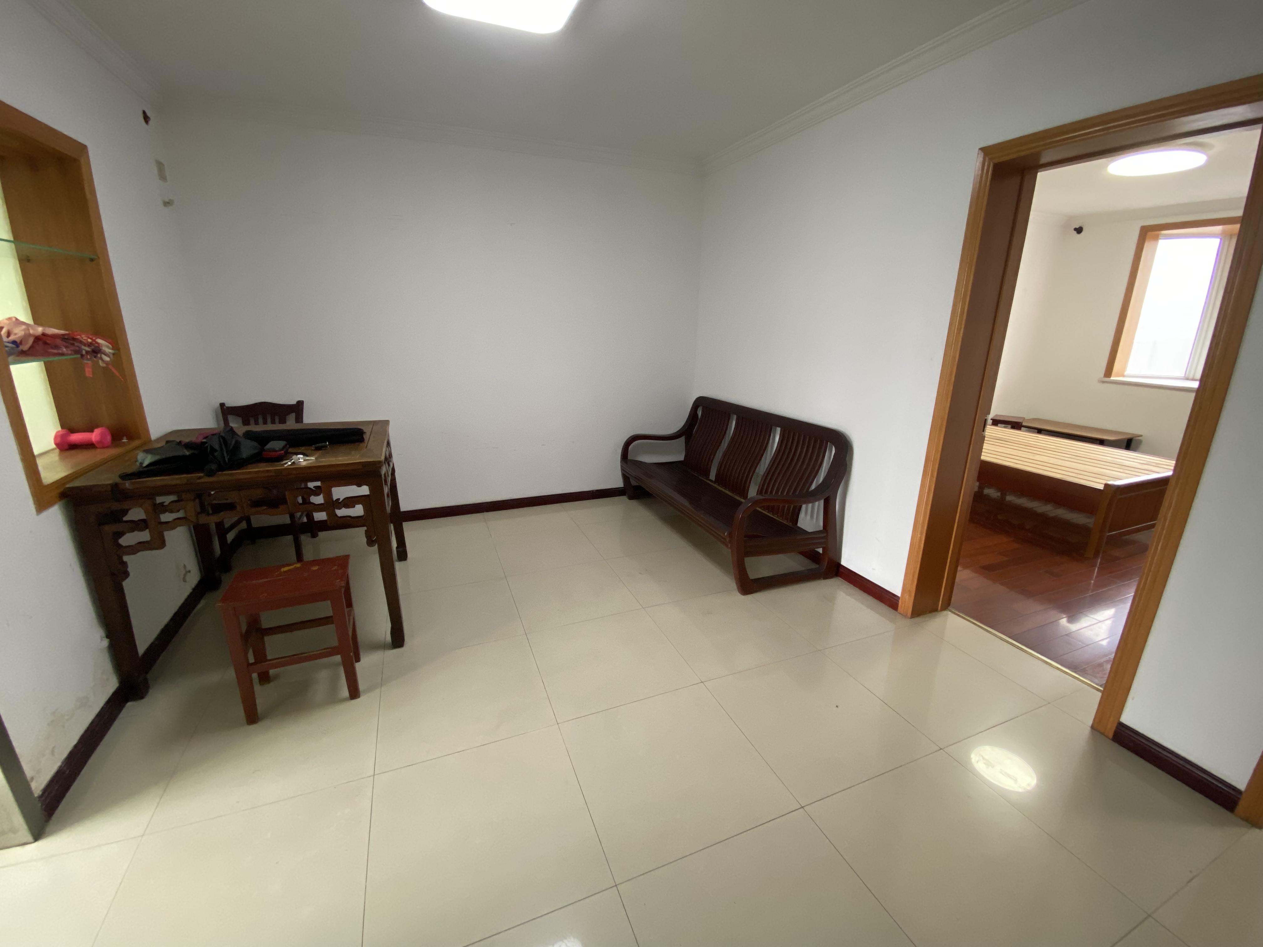 外滩小区 4室2厅1卫 131.64m²