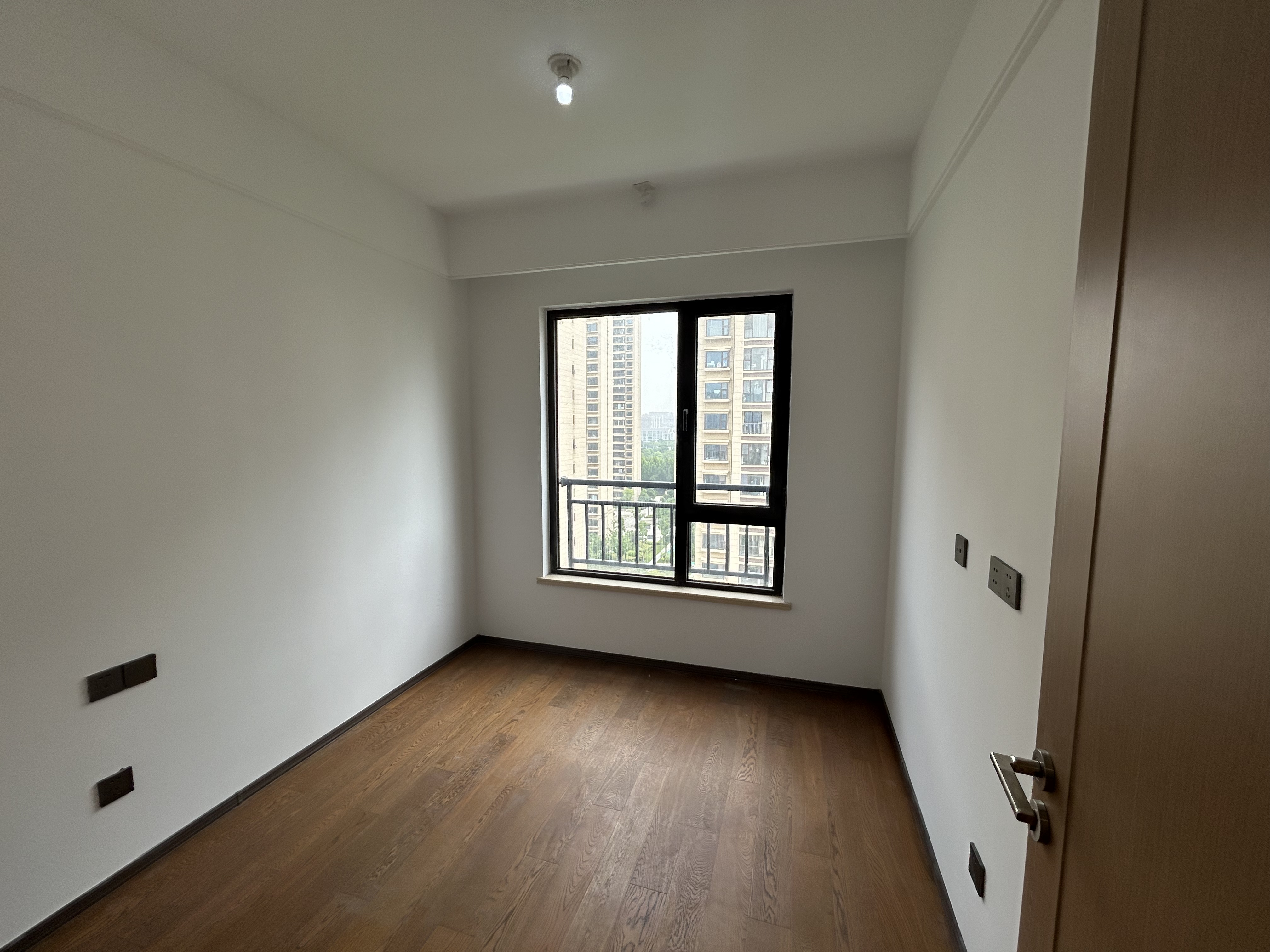 春风南岸东园 5室2厅2卫 142m&sup2;