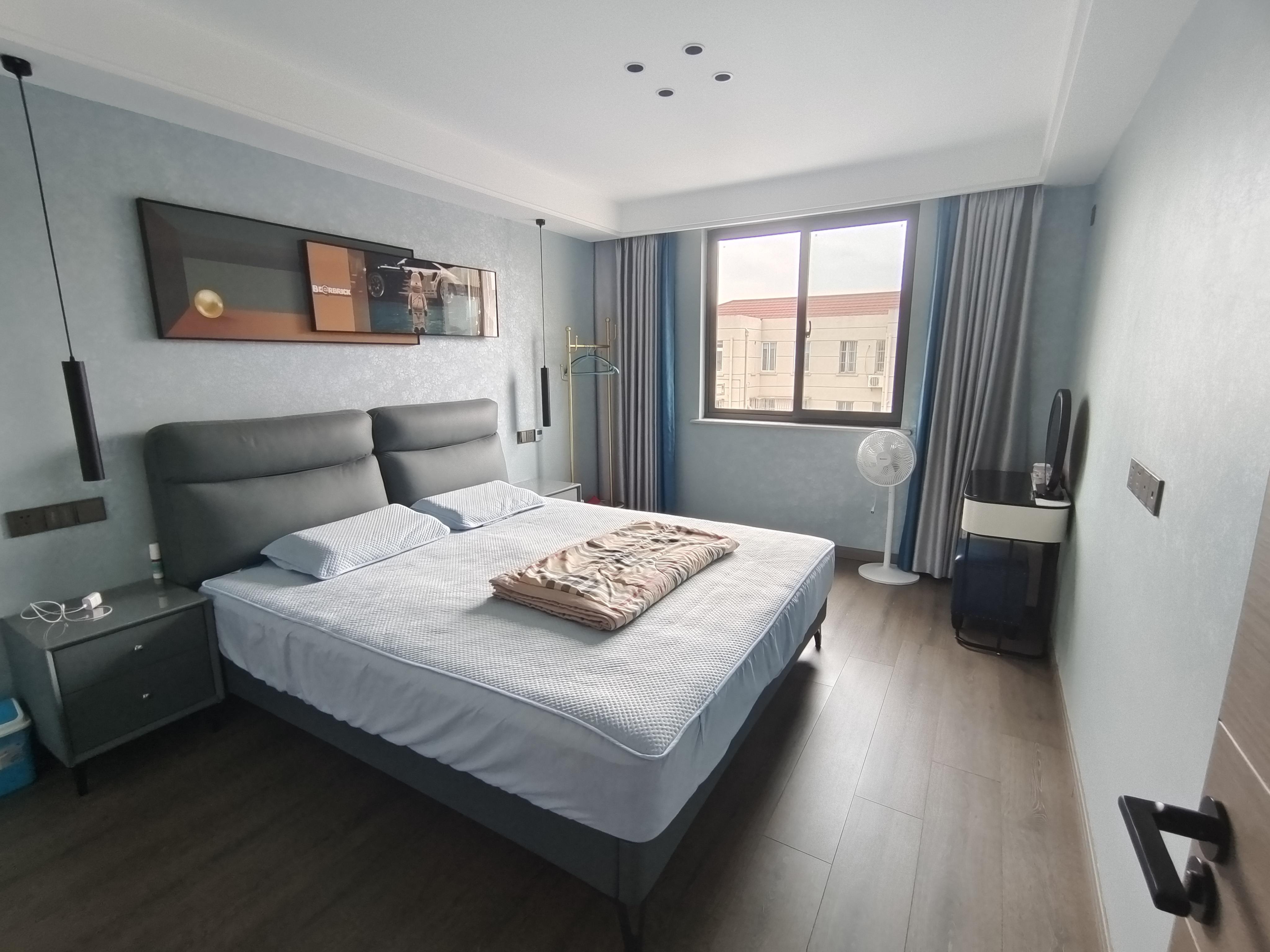 光明南村 6室2厅2卫 207m²