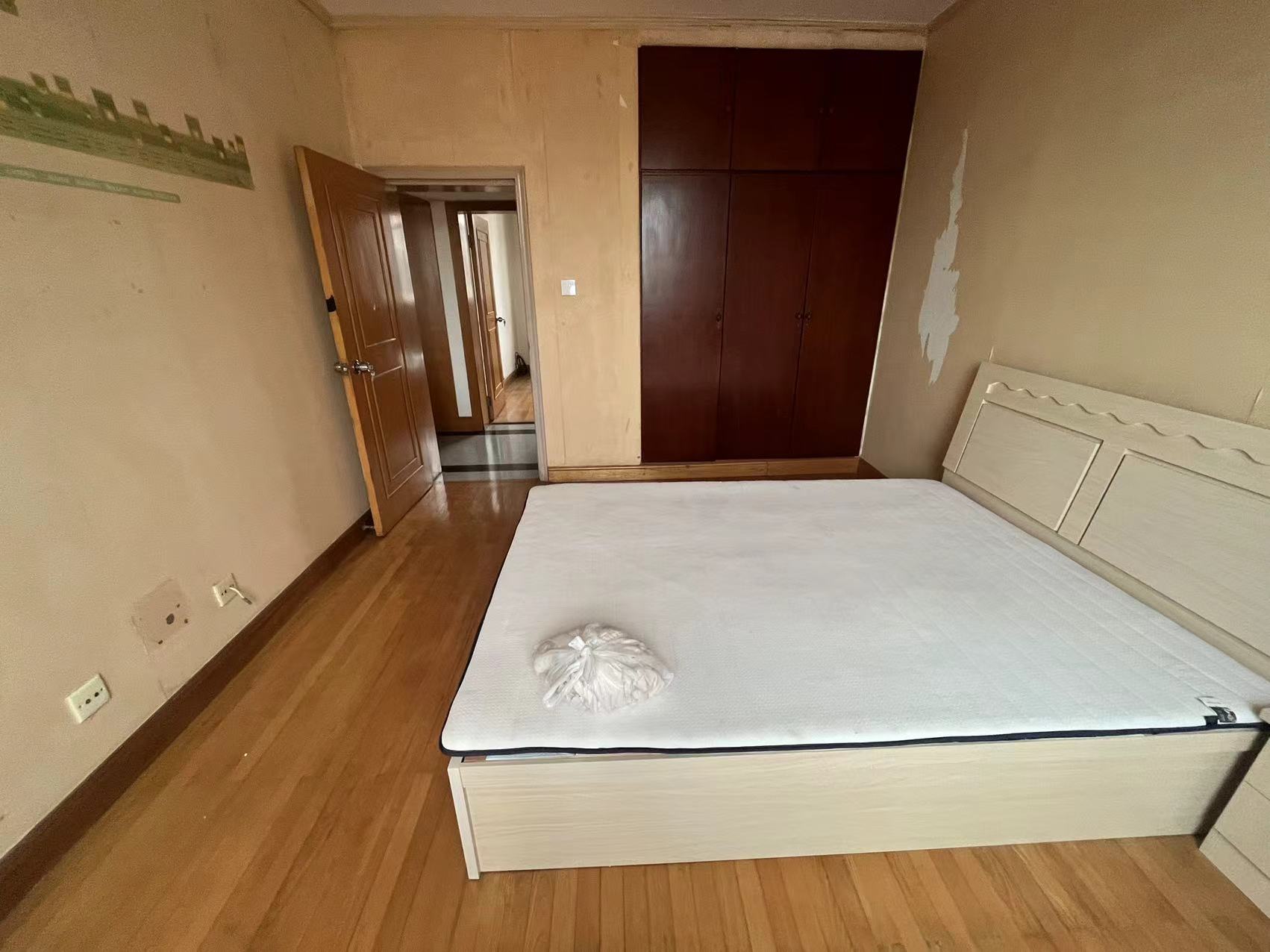 新桃园 3室1厅1卫 107m&sup2;