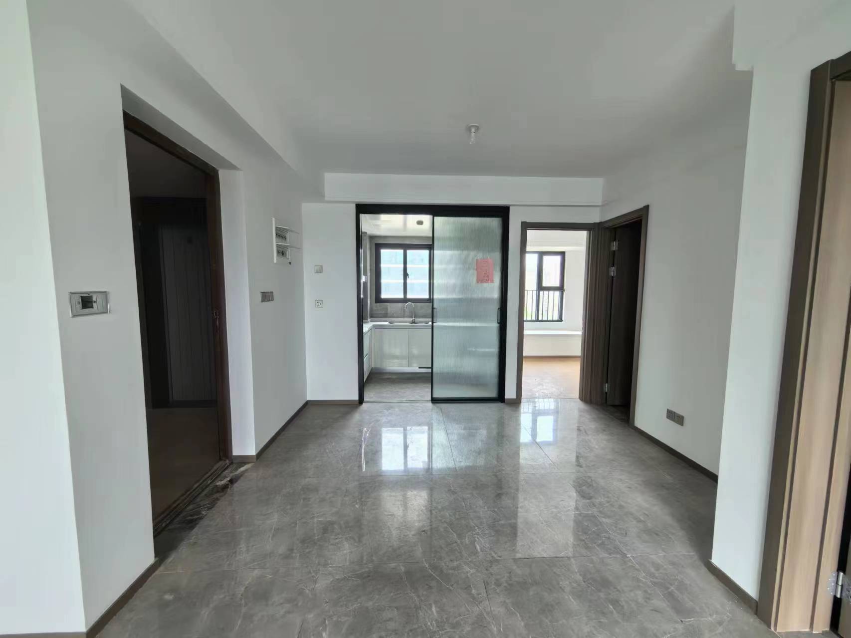 华禧铭苑 3室2厅1卫 102m&sup2;