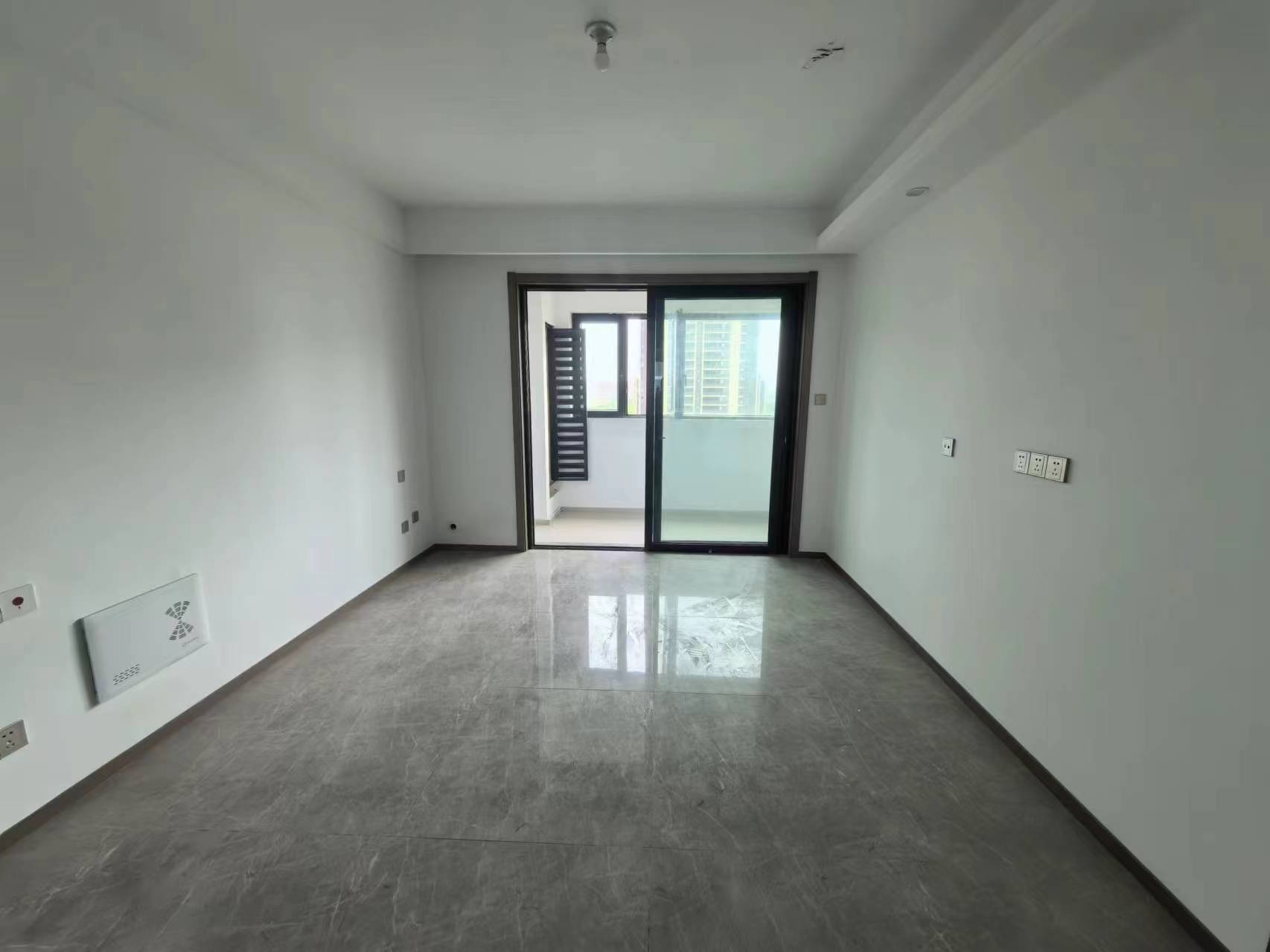 华禧铭苑 3室2厅1卫 102m&sup2;