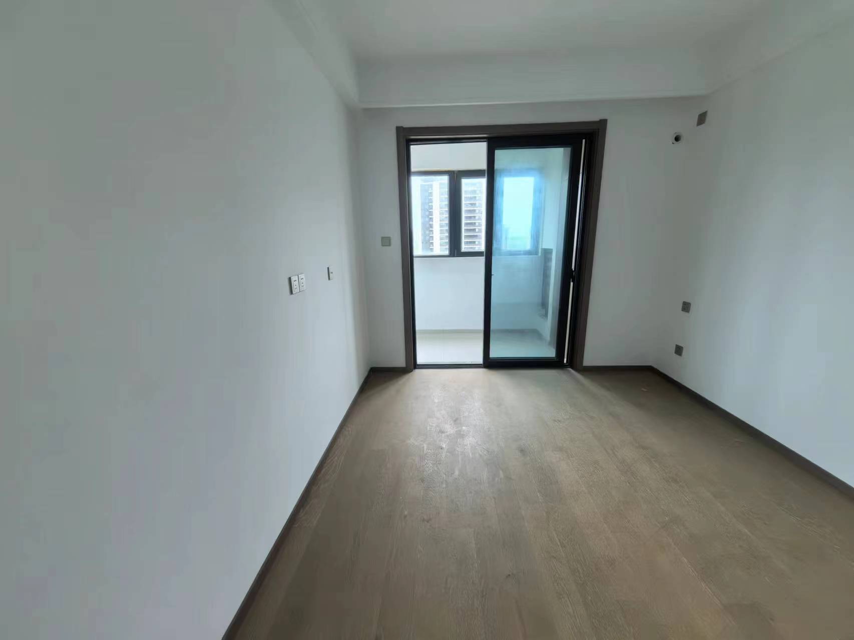 华禧铭苑 3室2厅1卫 102m&sup2;