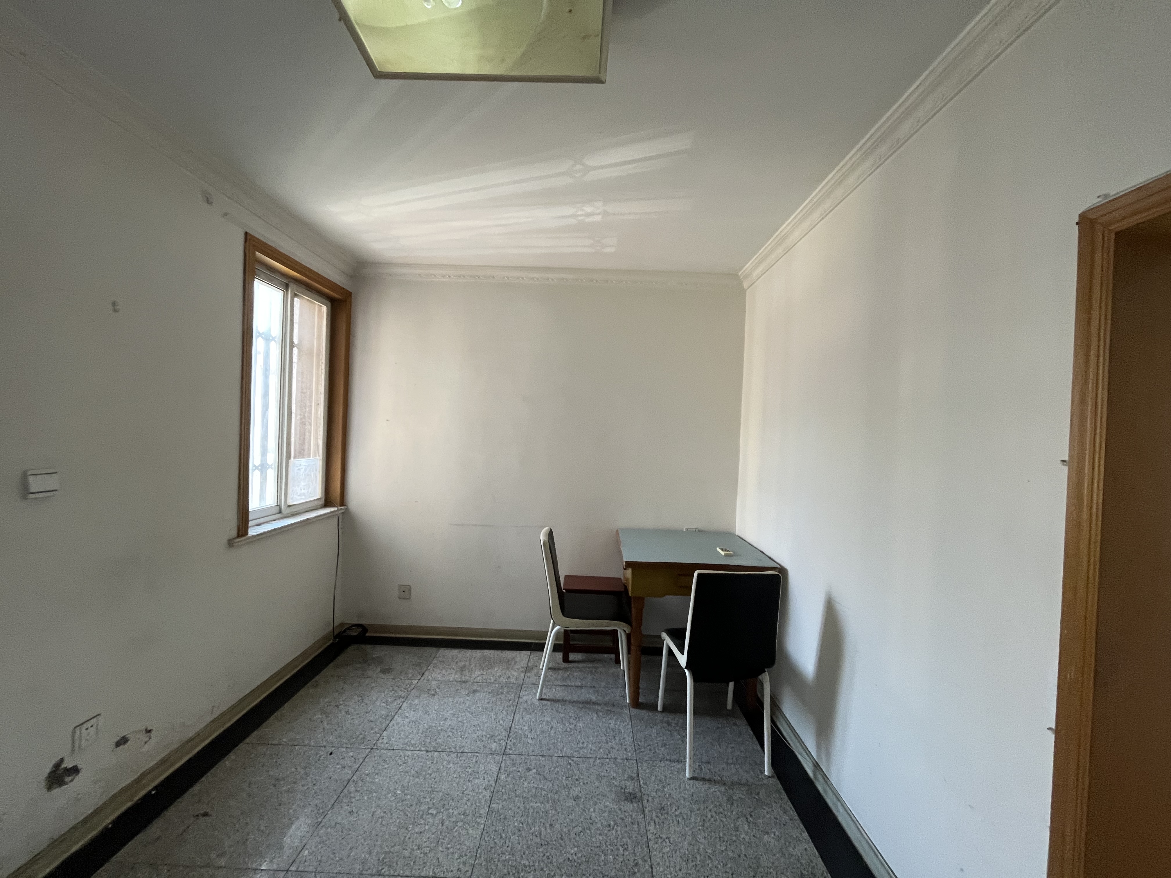光明西村 2室1厅1卫 74m&sup2;