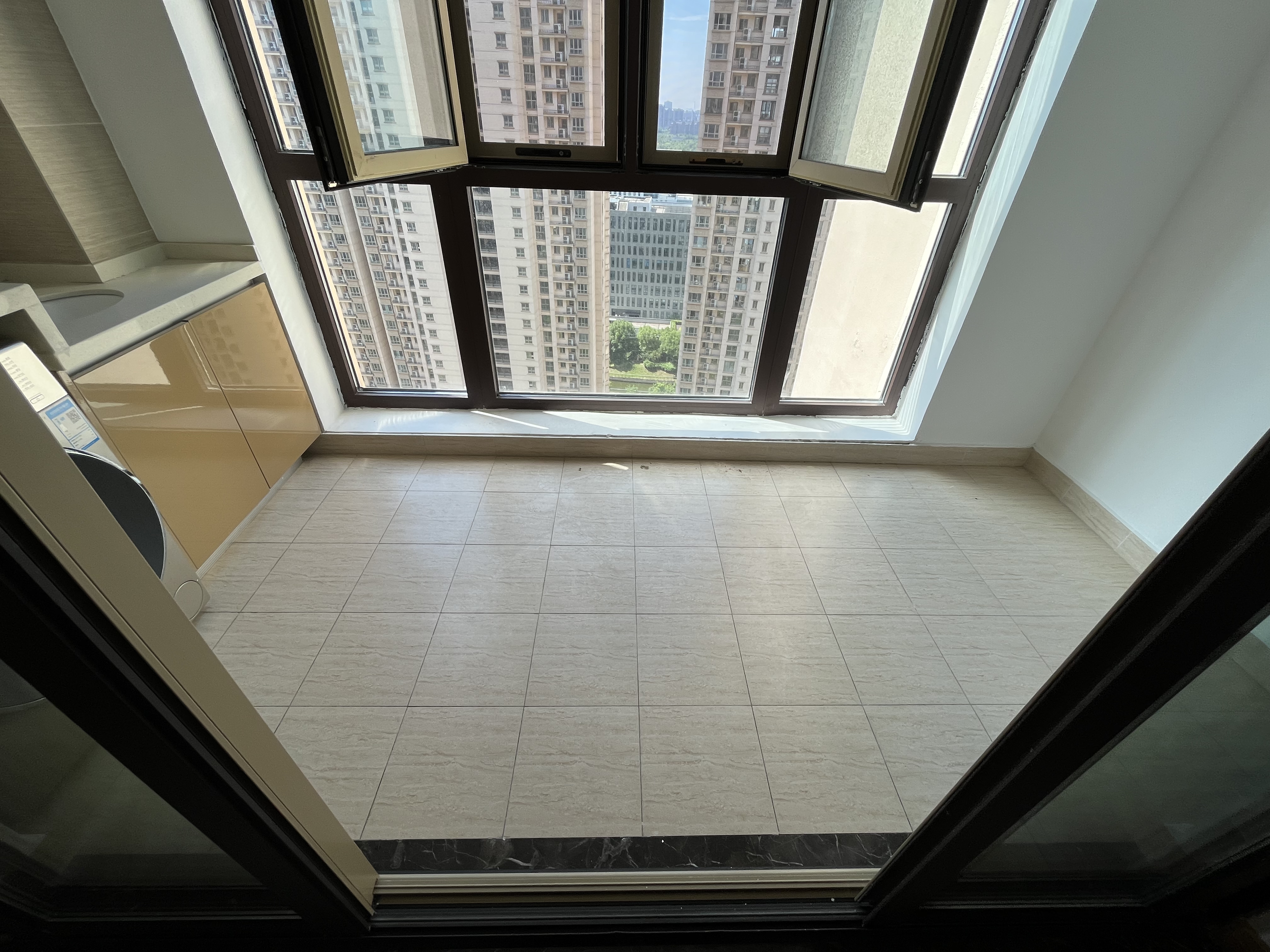 中南世纪花城三期 3室2厅2卫 125.00m²