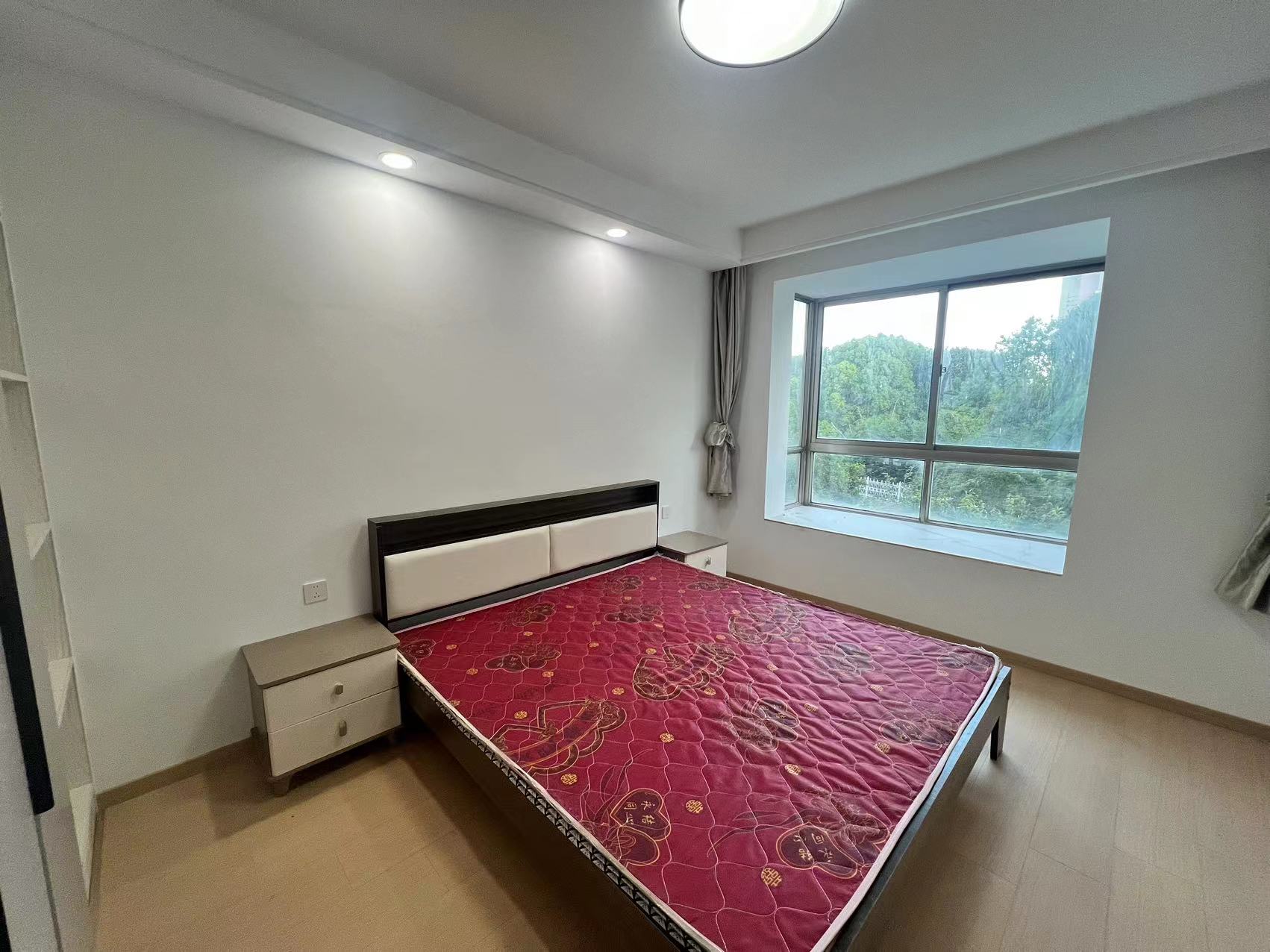 濠滨花园 3室2厅2卫 128m&sup2;