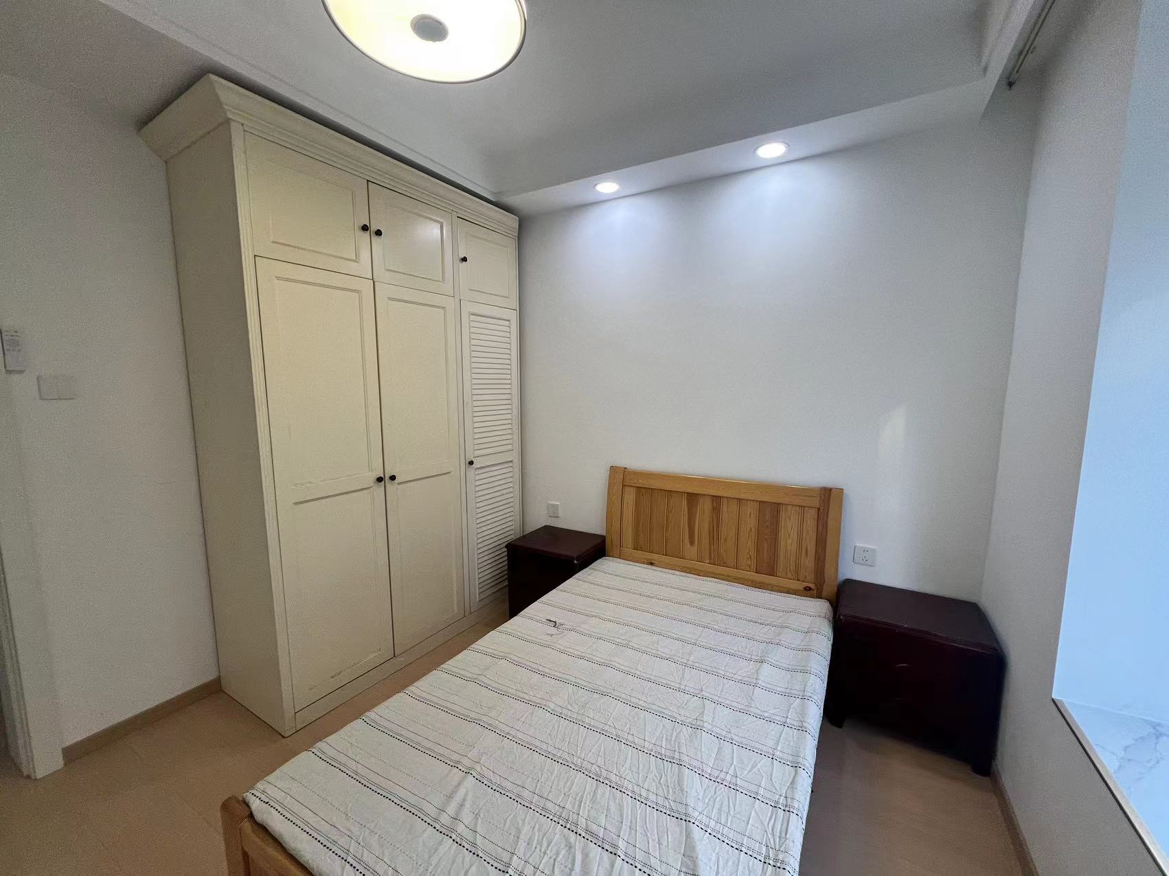 濠滨花园 3室2厅2卫 128m&sup2;