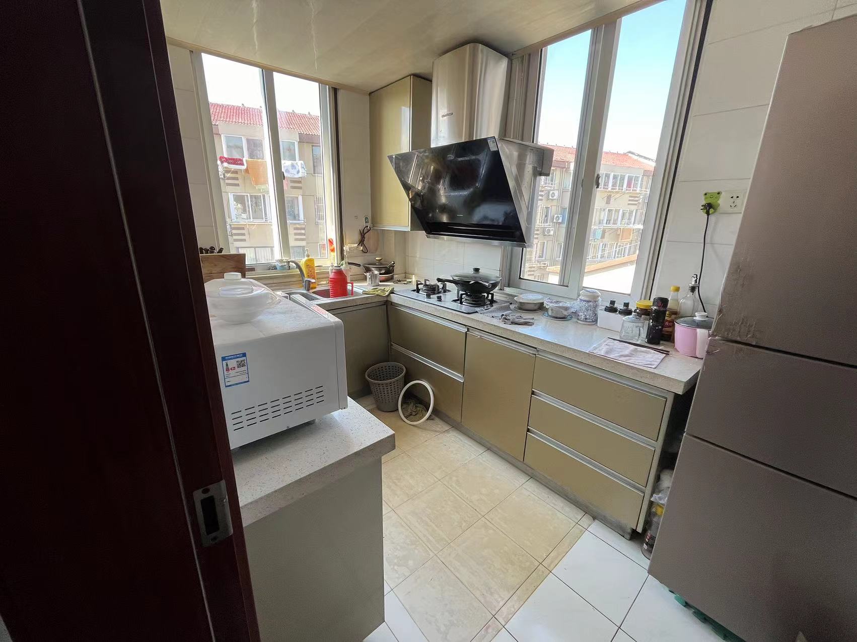 外滩小区 3室2厅1卫 107.80m&sup2;