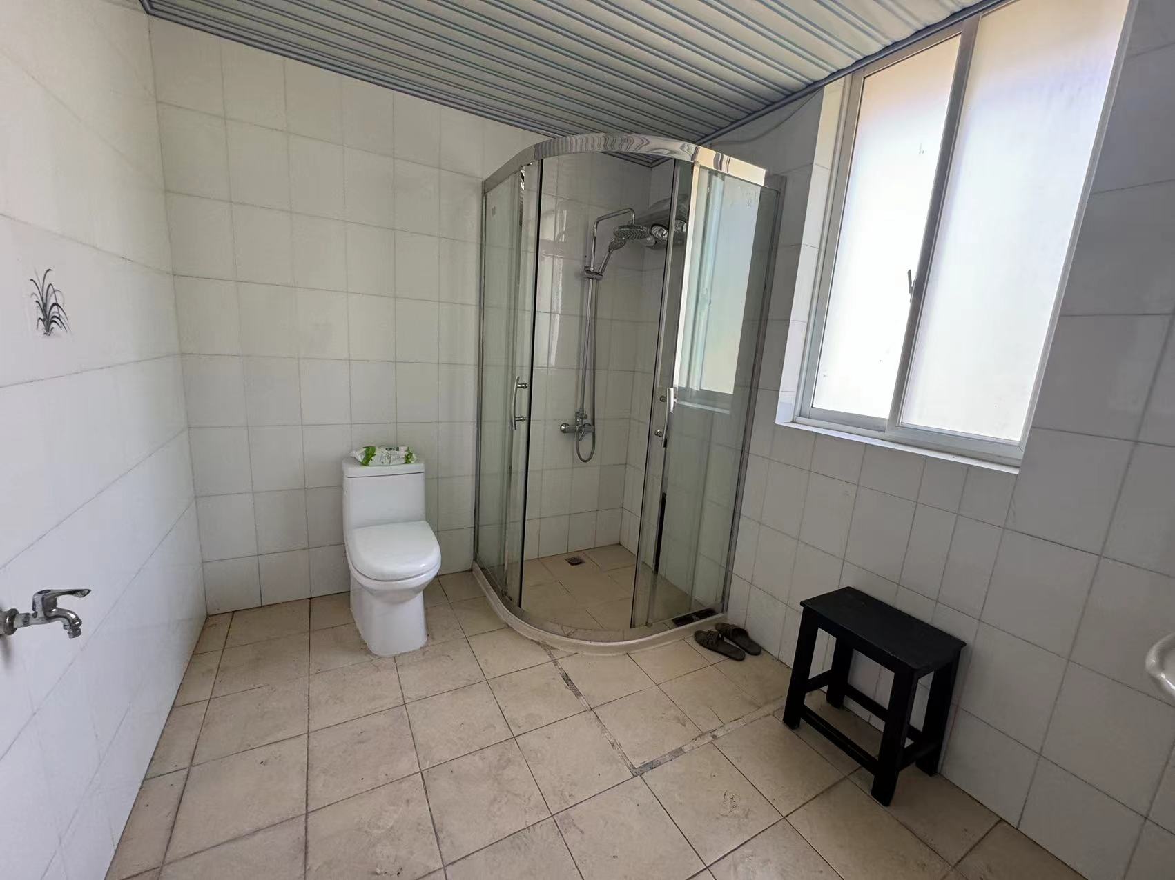 爱玛花苑 4室3厅2卫 246m&sup2;
