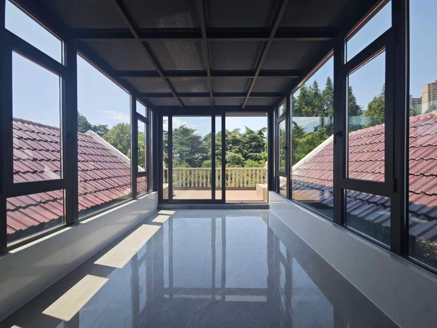 星湖花园 5室2厅3卫 354.11m&sup2;