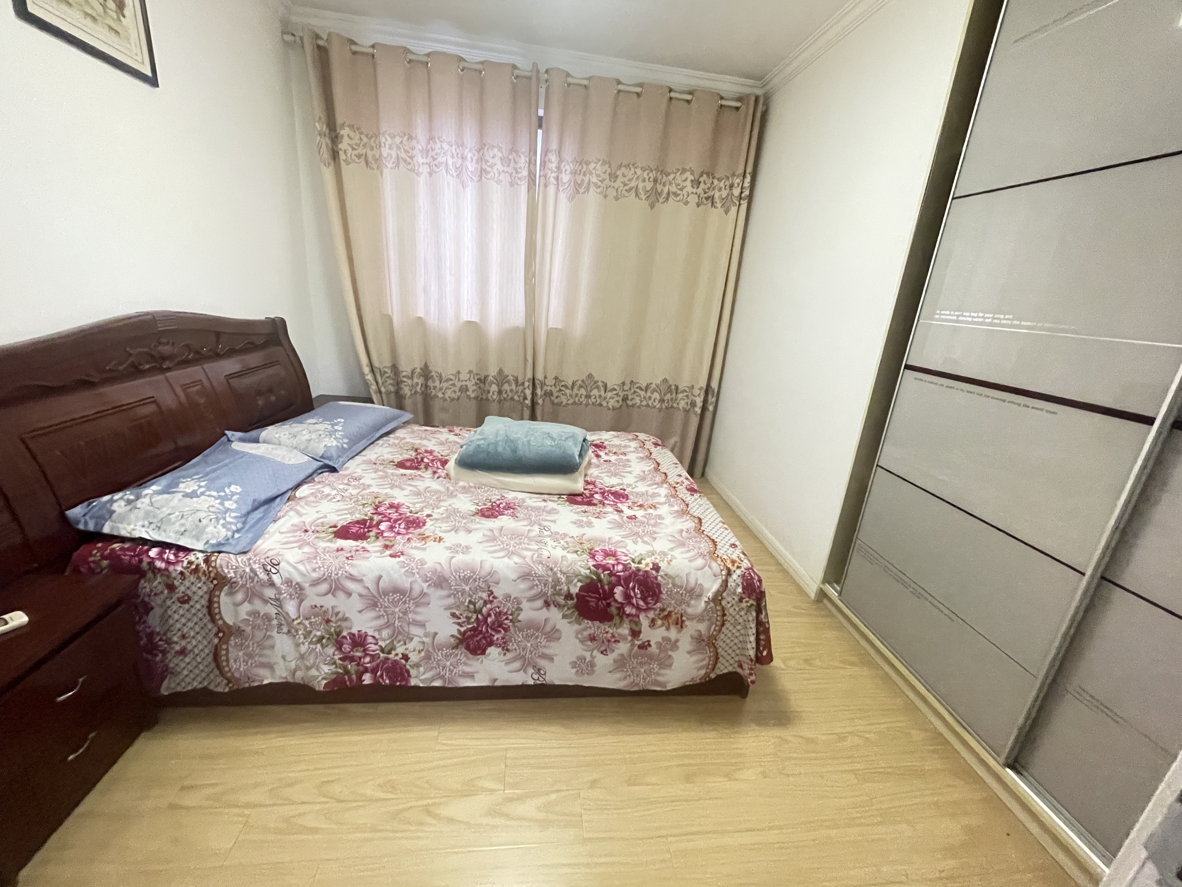 万通城 3室2厅1卫 110m&sup2;