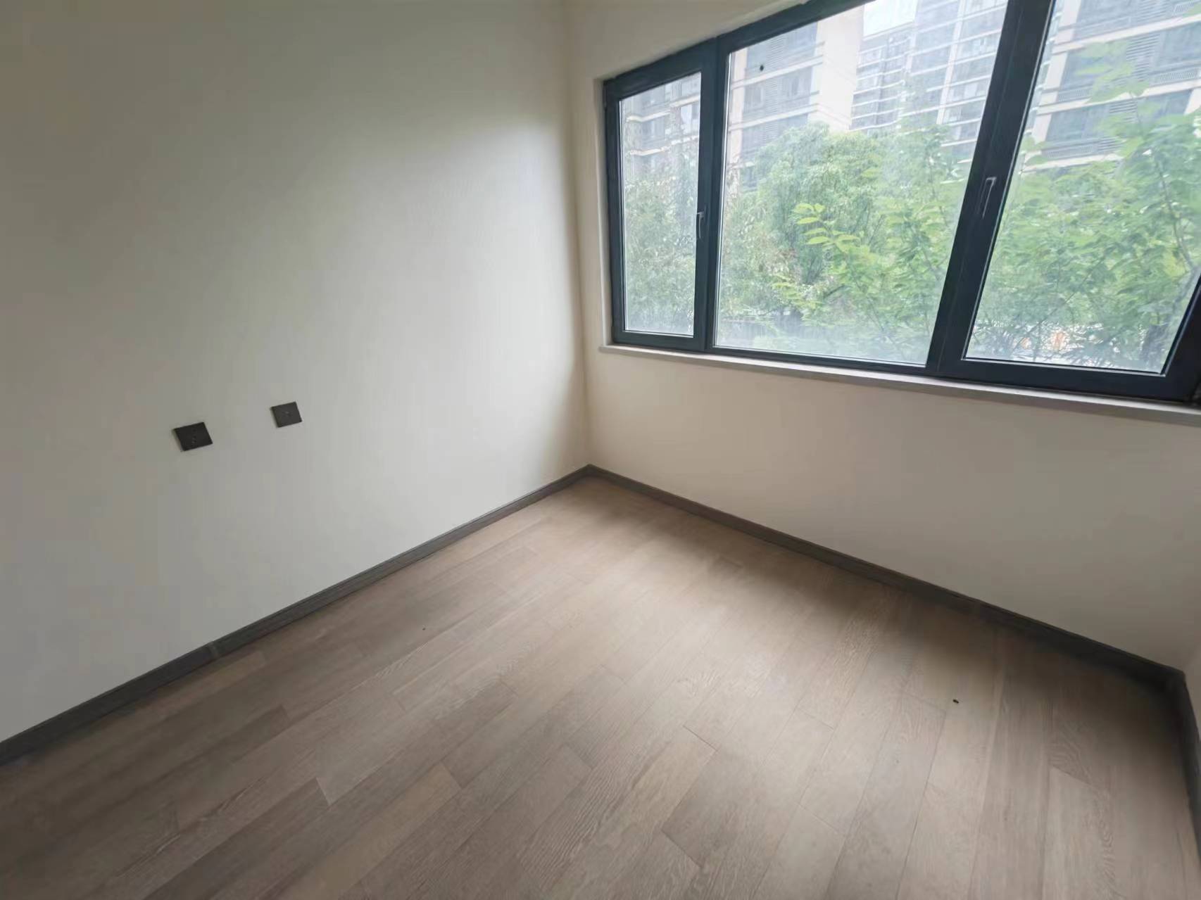 万科翡翠东第 3室2厅2卫 130m&sup2;