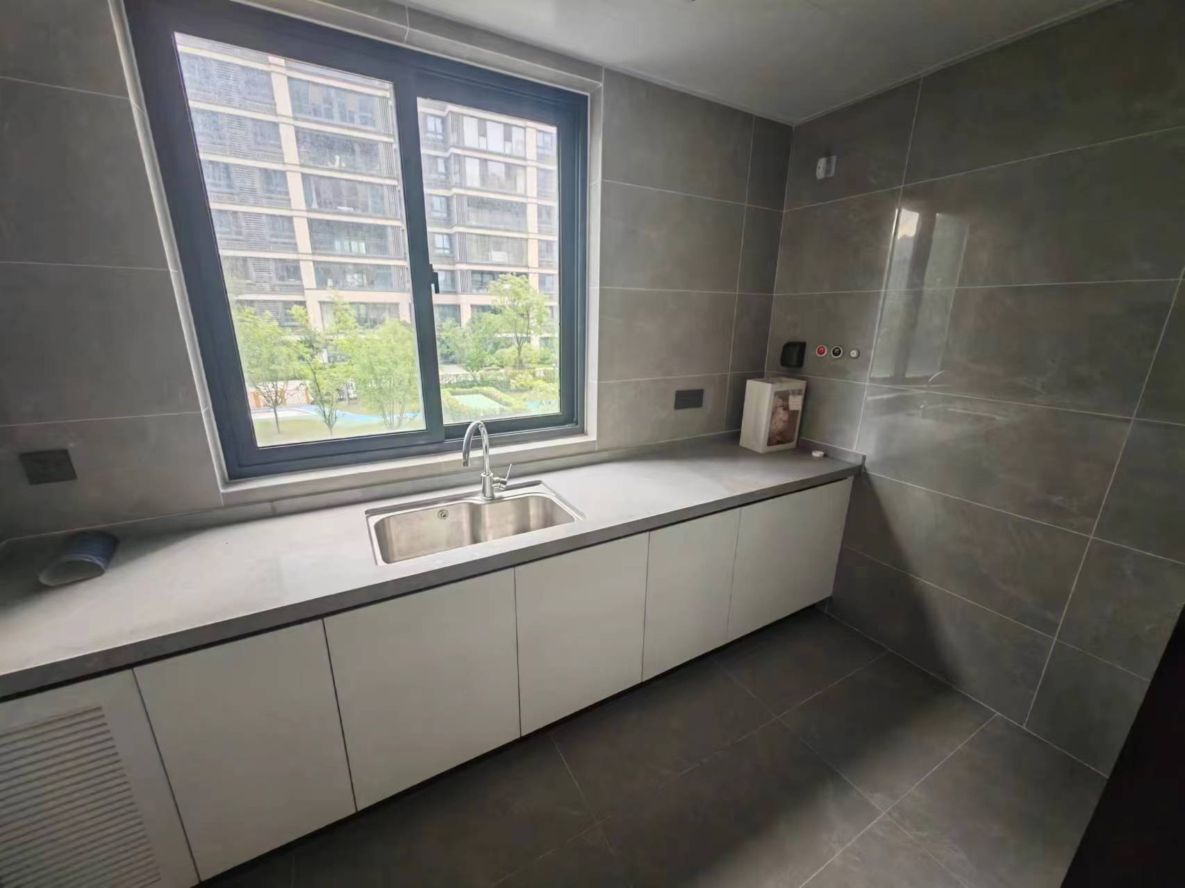 万科翡翠东第 3室2厅2卫 130m&sup2;