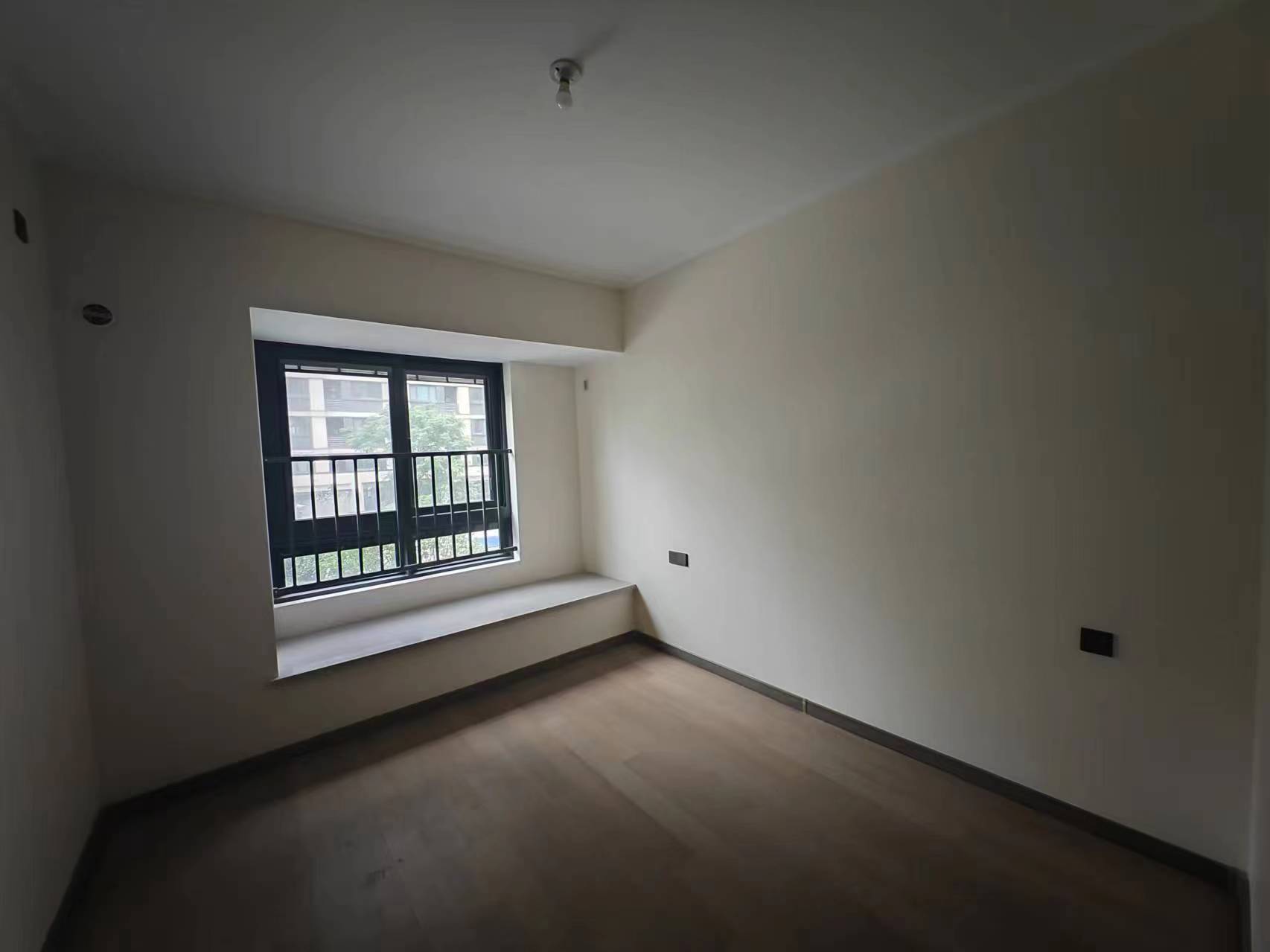 万科翡翠东第 3室2厅2卫 130m&sup2;