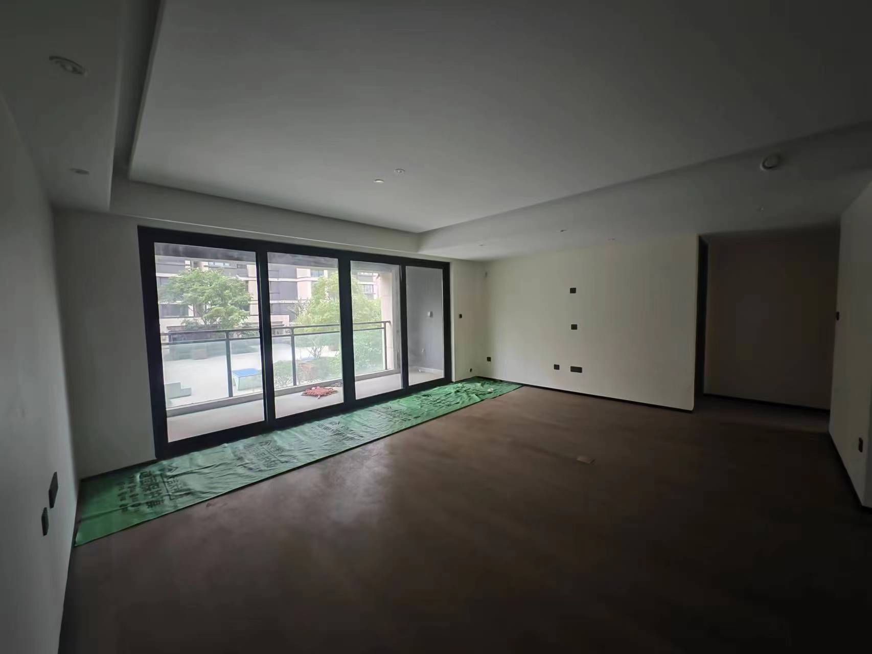万科翡翠东第 3室2厅2卫 130m&sup2;