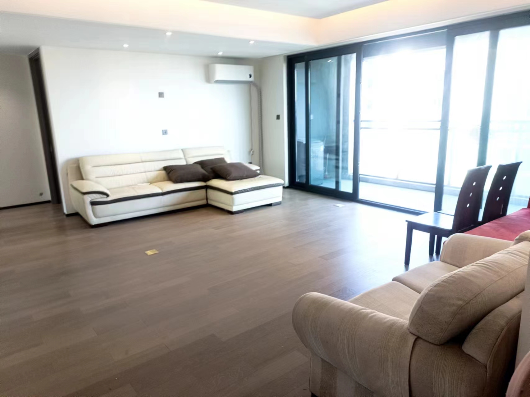万科翡翠东第 3室2厅2卫 130m&sup2;