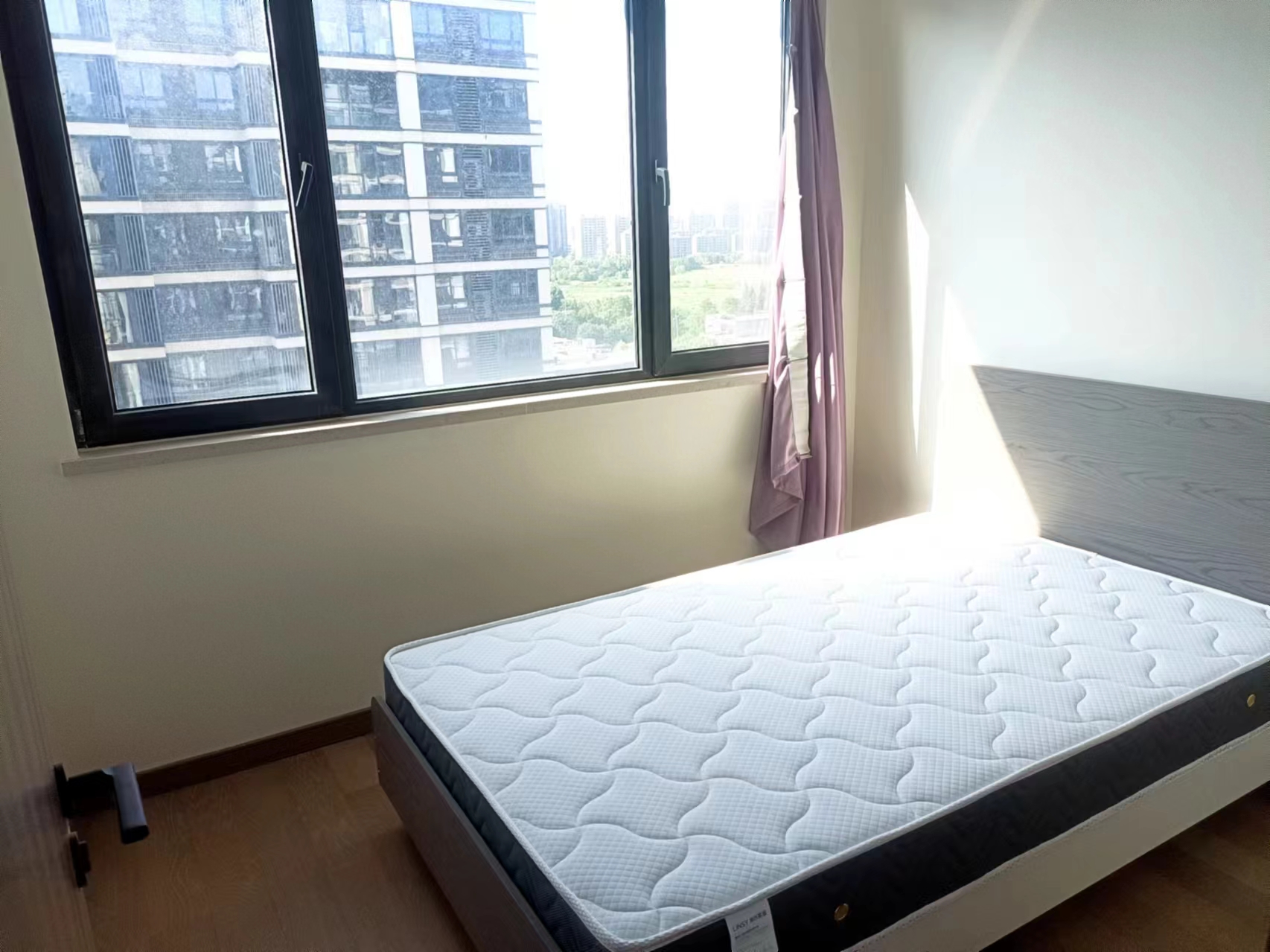 万科翡翠东第 3室2厅2卫 130m&sup2;