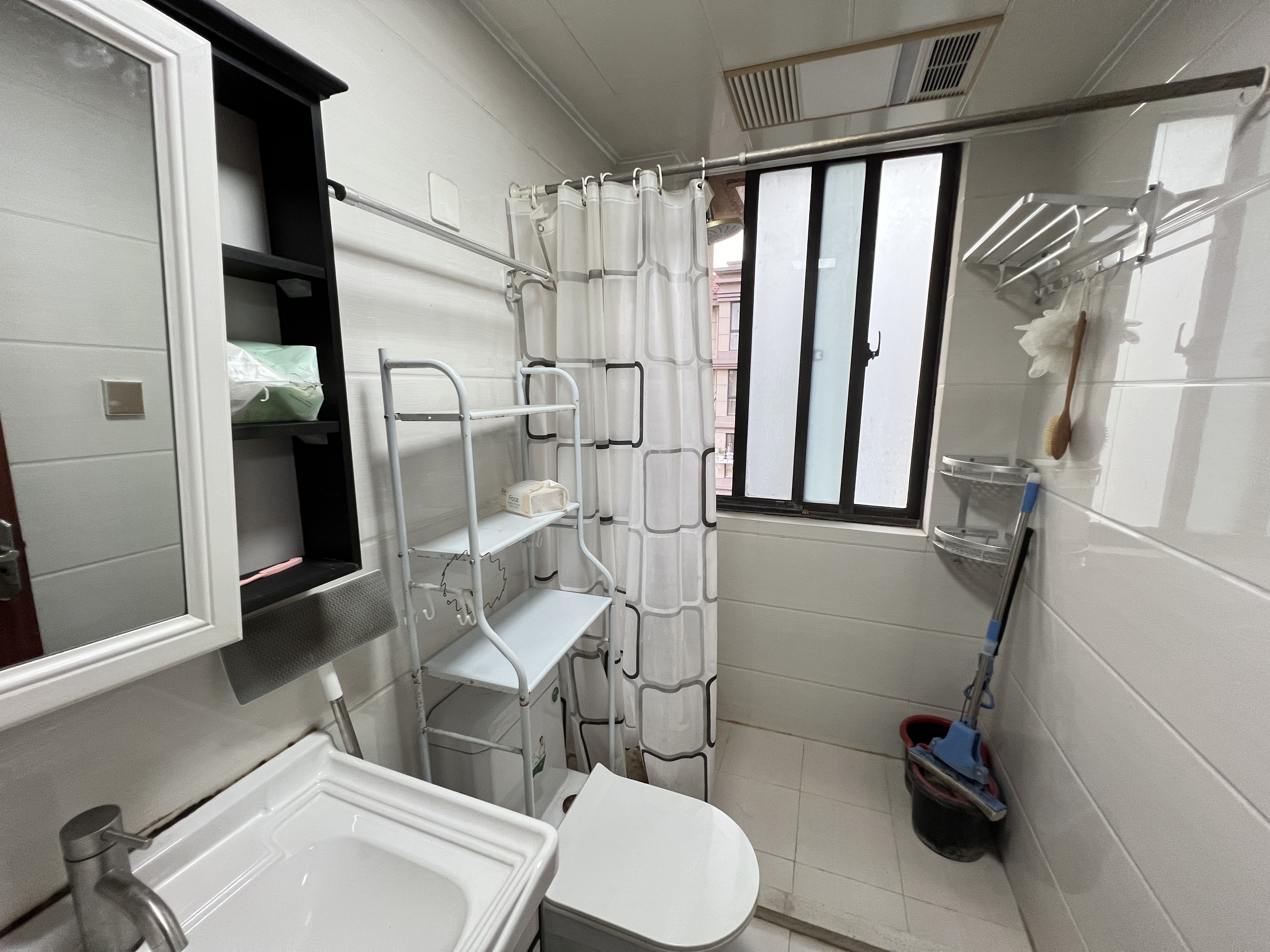海港新村 3室1厅1卫 79m&sup2;