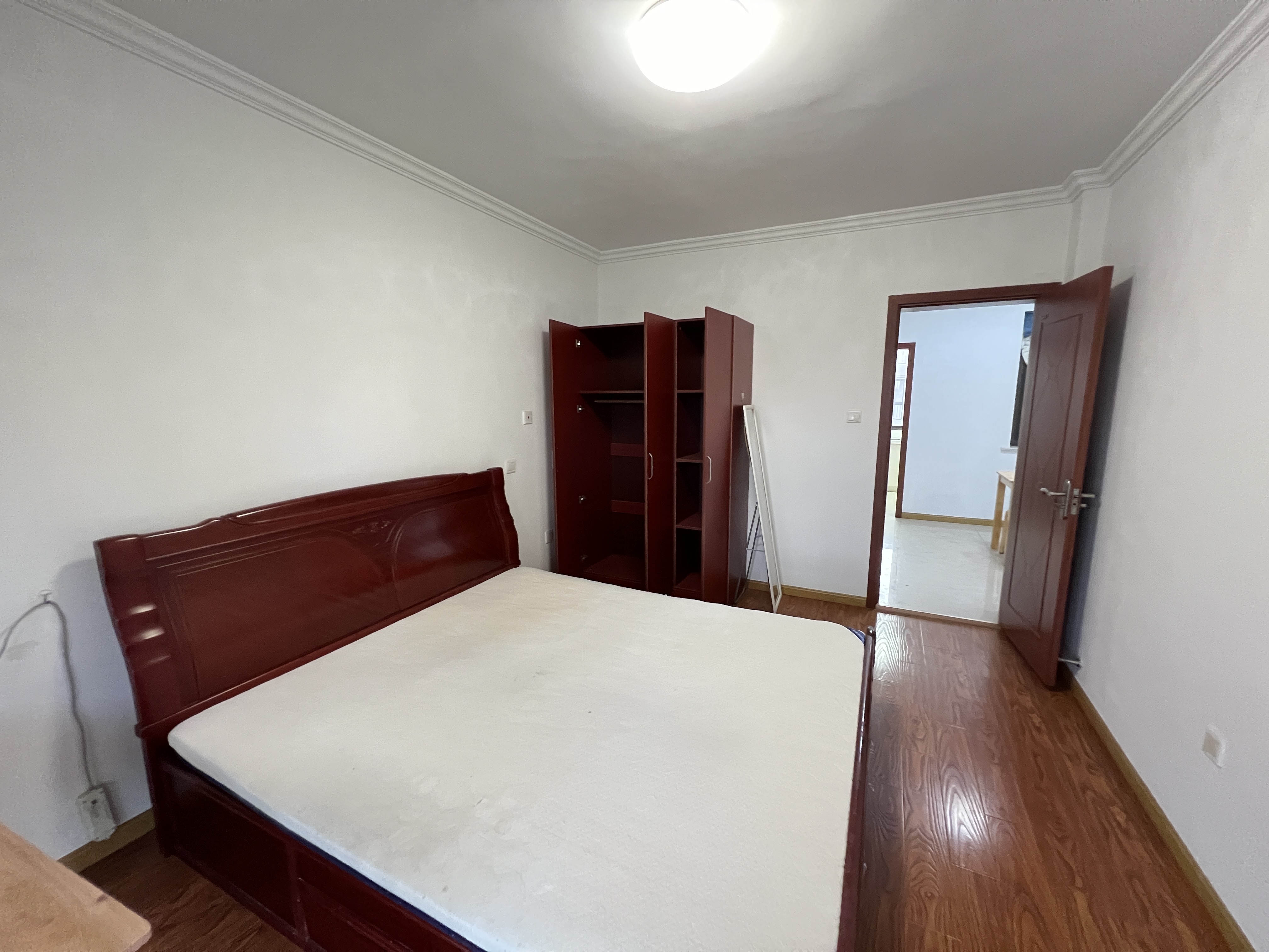 海港新村 3室1厅1卫 79m&sup2;