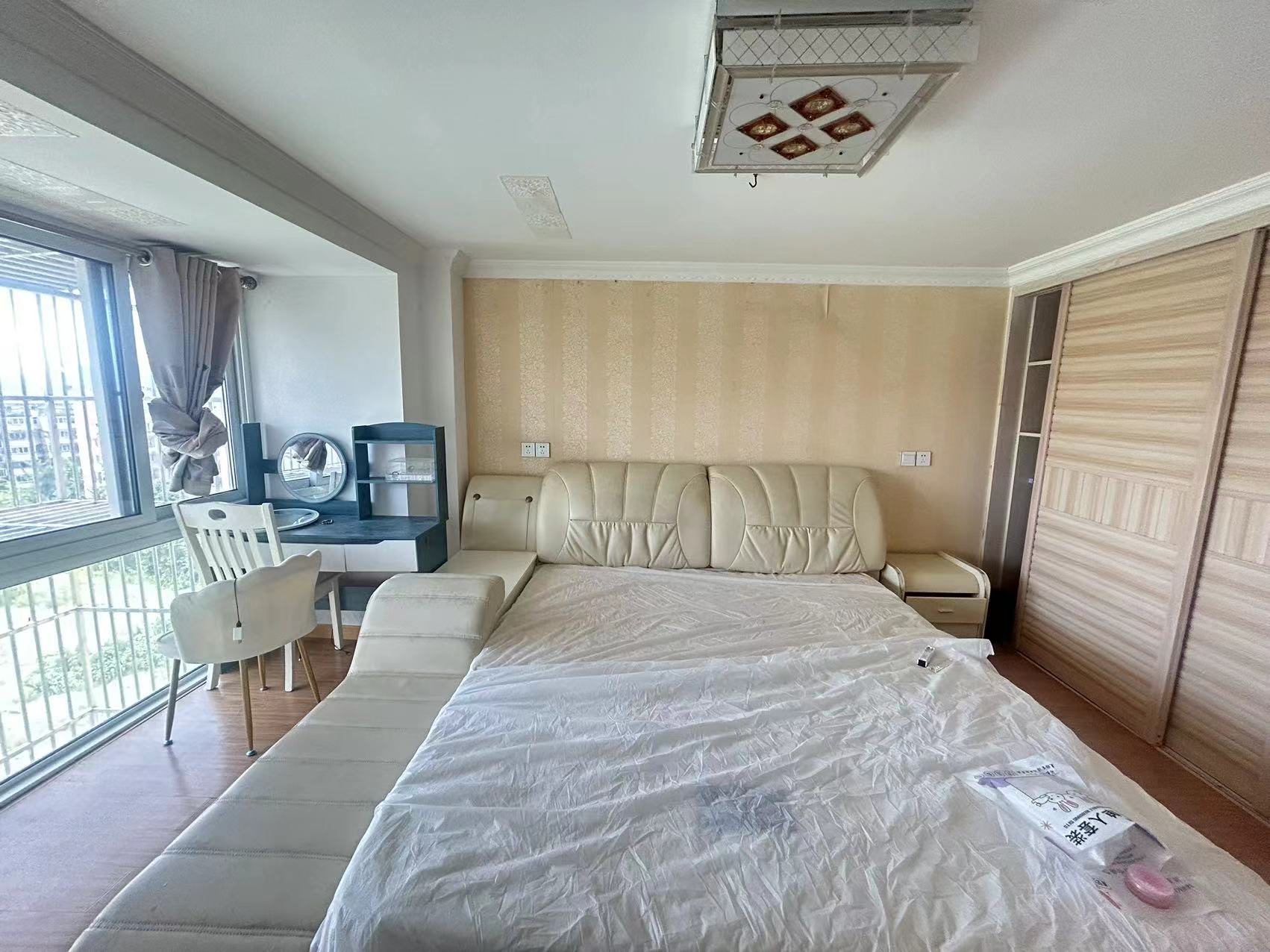 宏景大厦 3室2厅2卫 110.00m&sup2;