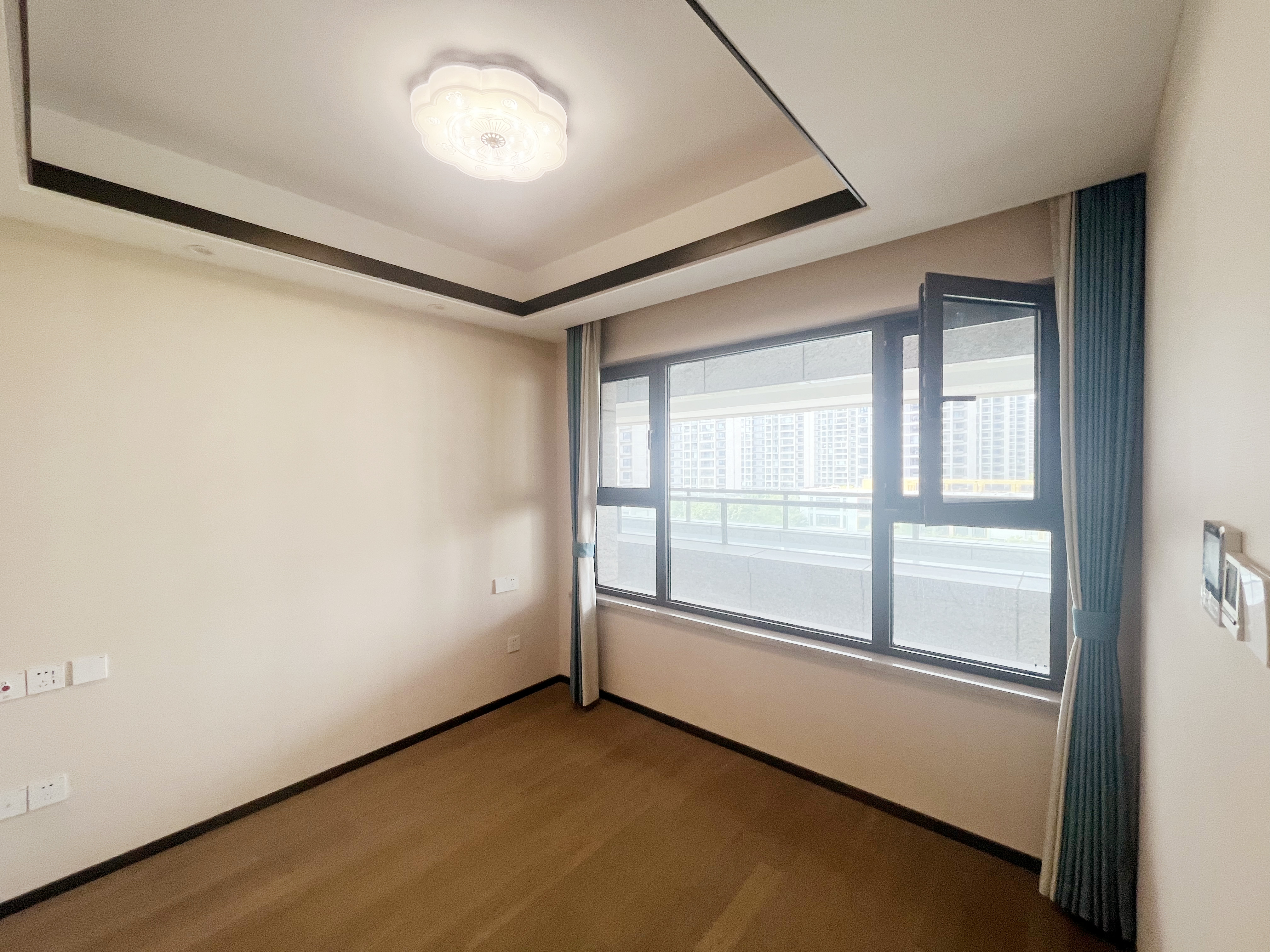 远创东樾 3室2厅1卫 106m&sup2;