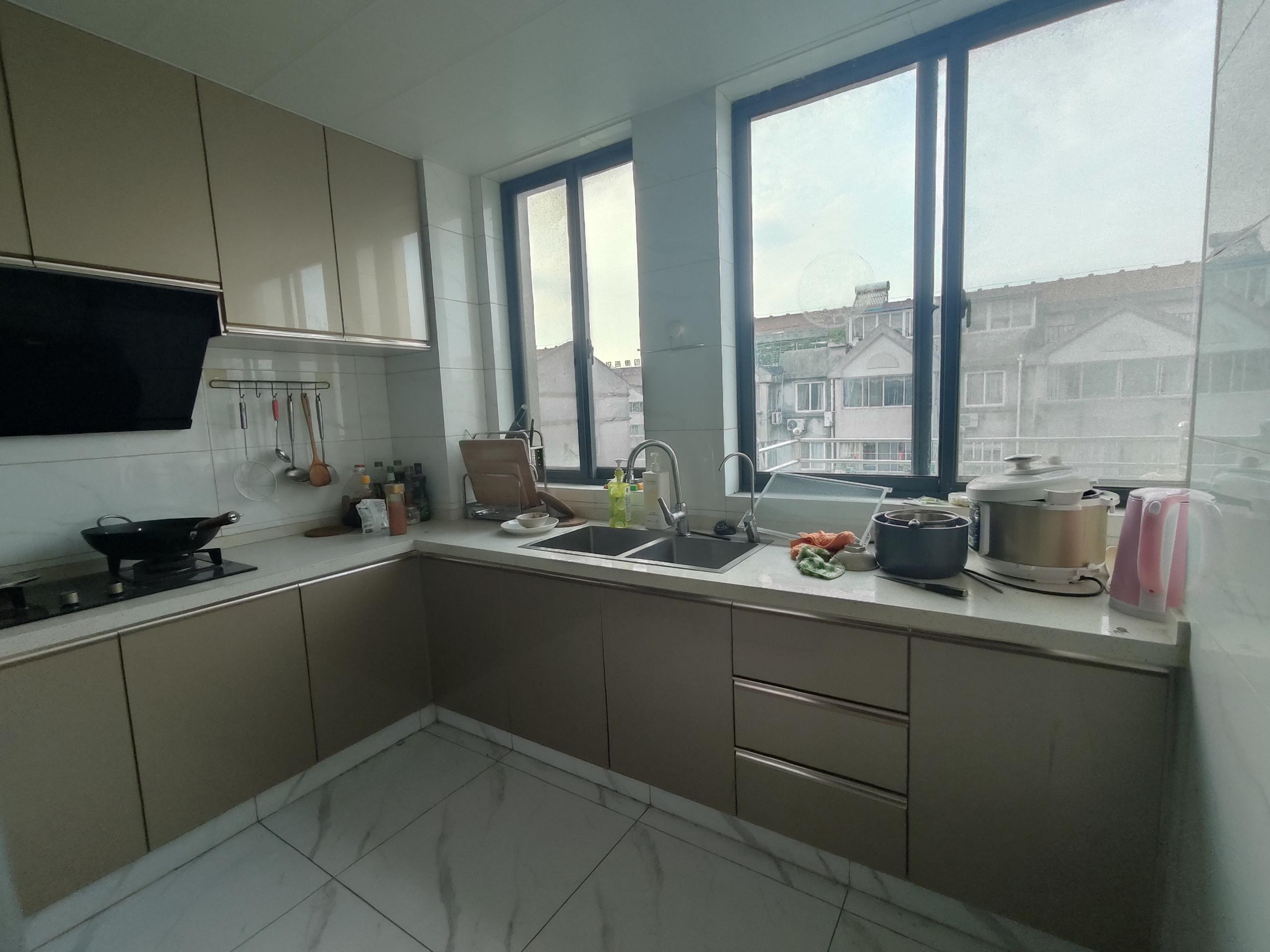 德民花苑东区 3室2厅1卫 121m&sup2;