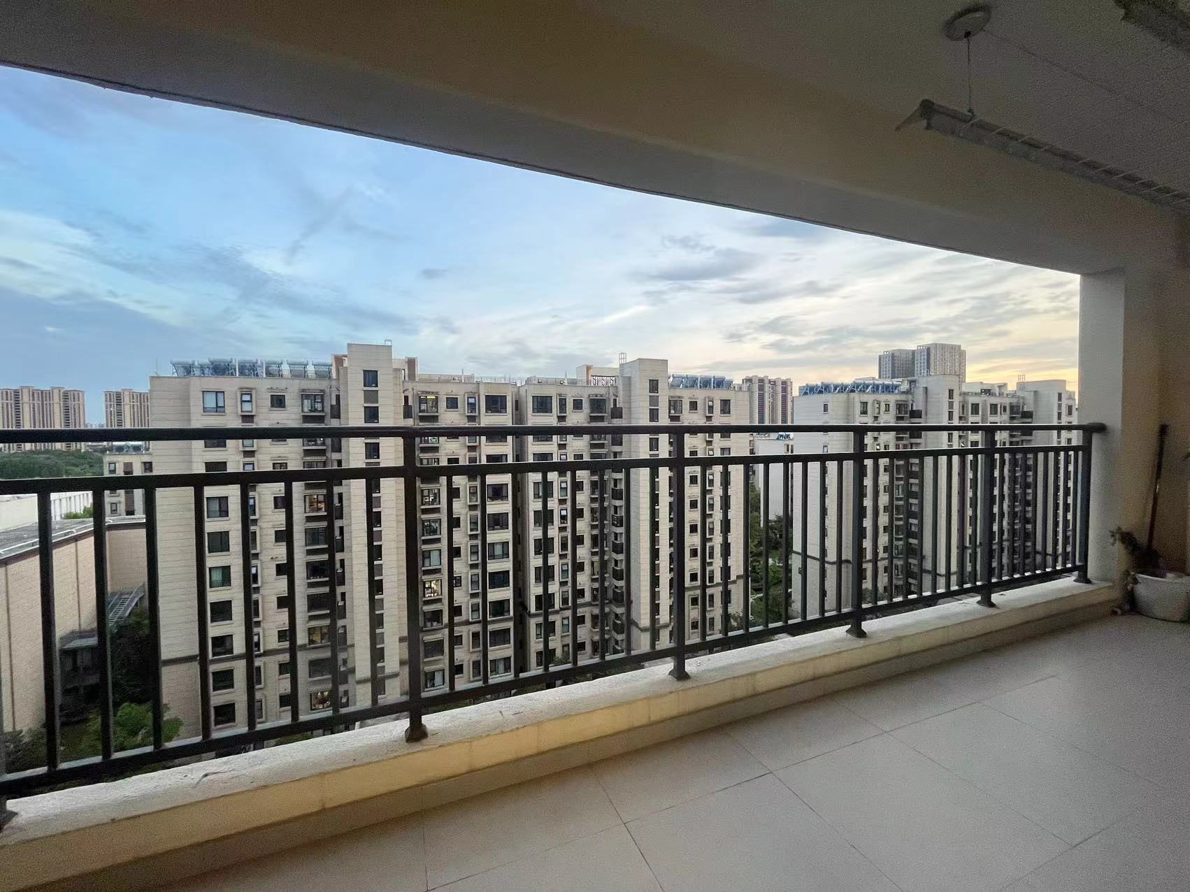 春风南岸西园 4室2厅2卫 135m²